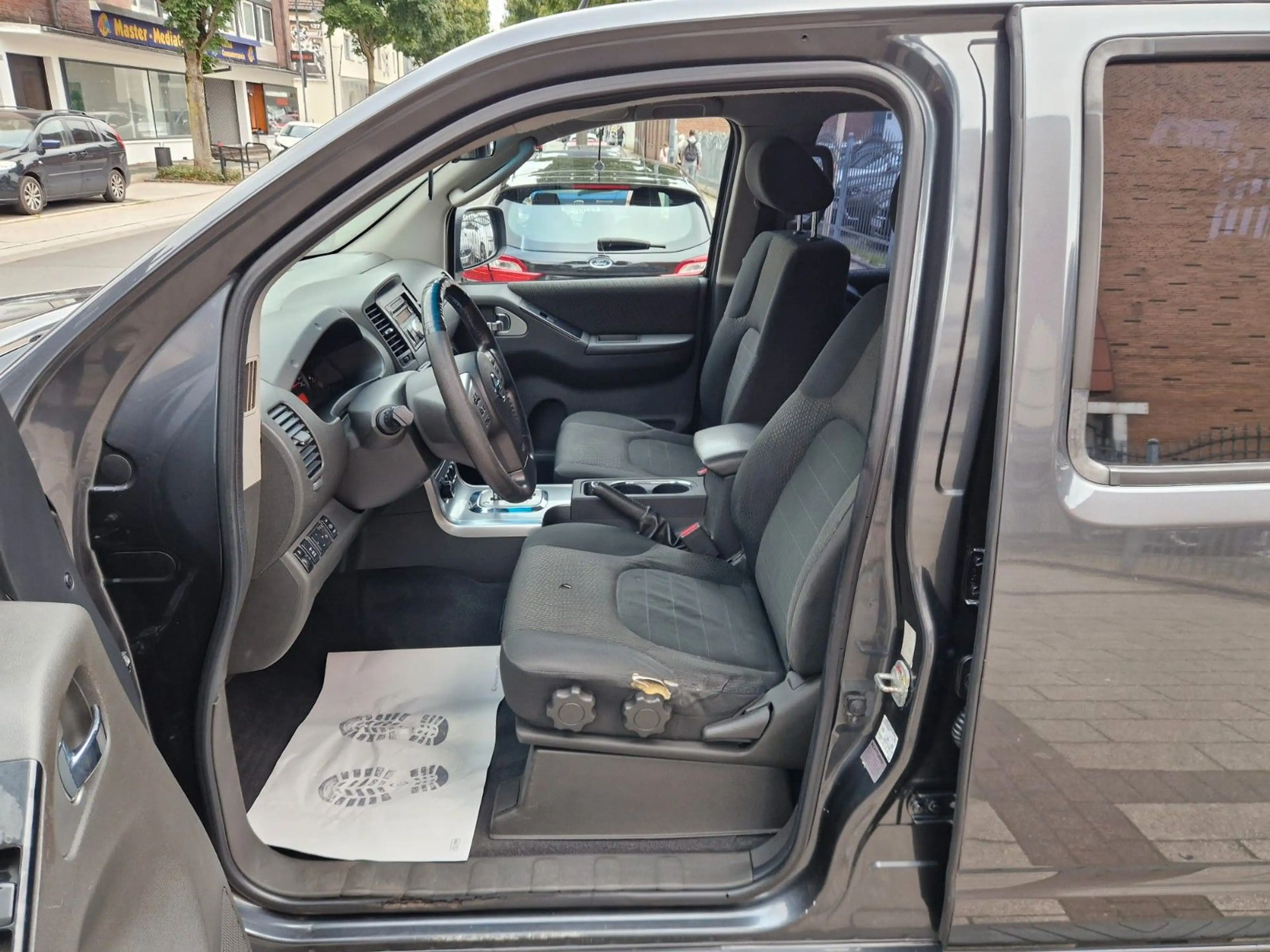 Nissan Navara Pickup Double Cab SE 4X4*KLIMA*AHK*KAMERA — photo 15