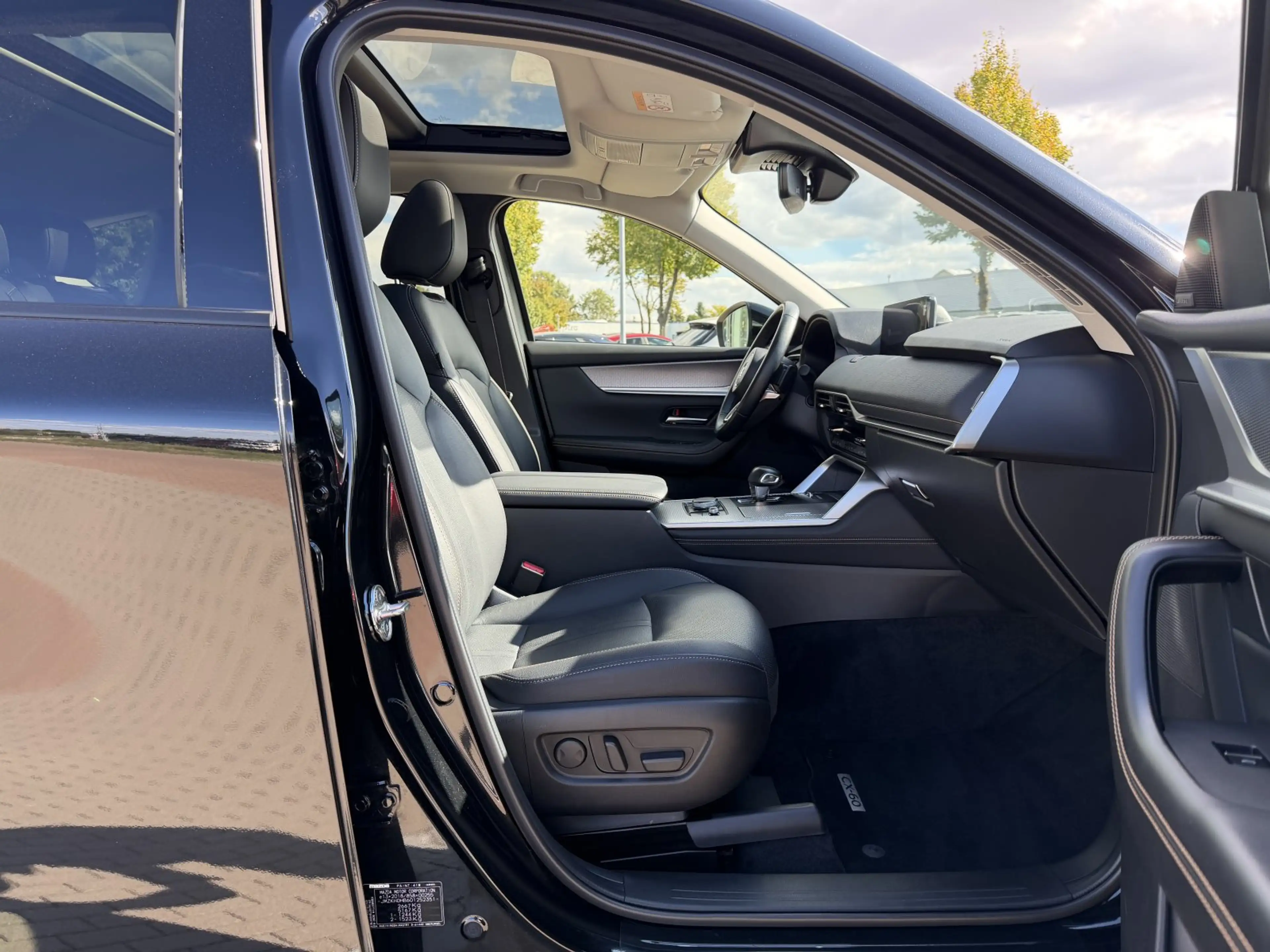 Mazda CX-60 2.5 Hybrid HOMURA AWD/CON/DRI/COM/PAN/AHK — photo 12