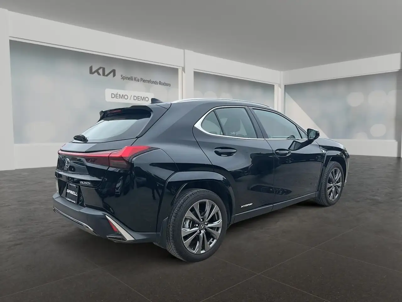 Lexus UX снимка Lexus UX