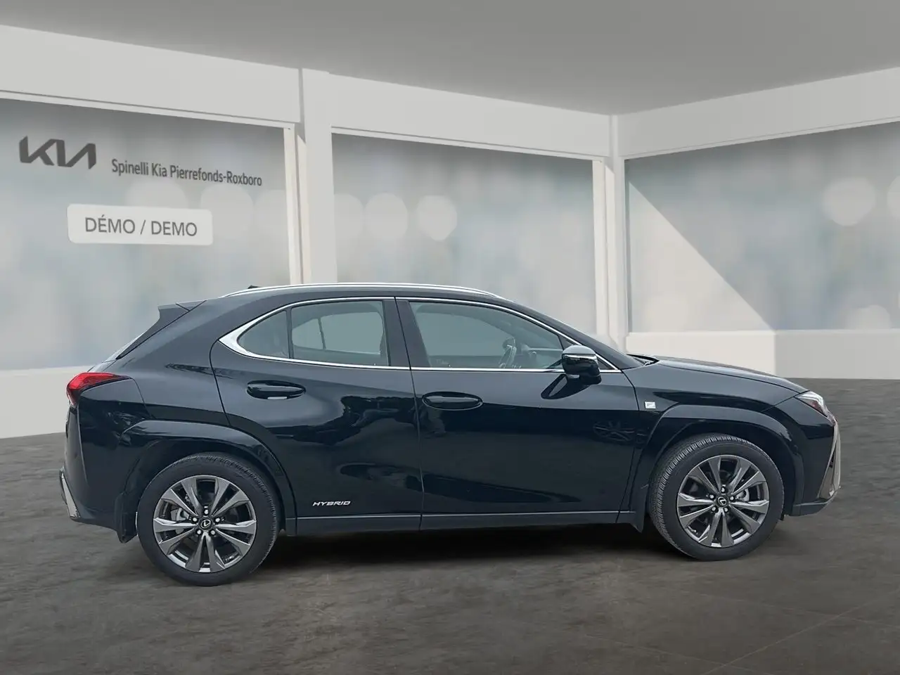 Lexus UX снимка Lexus UX
