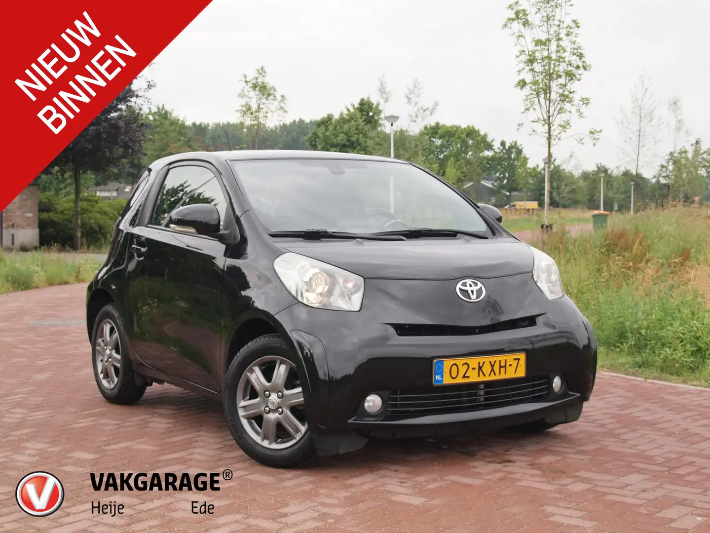 Toyota iQ 1.0 VVTi Aspiration | NL-Auto | 2de eigenaar | Air Zwart - 1