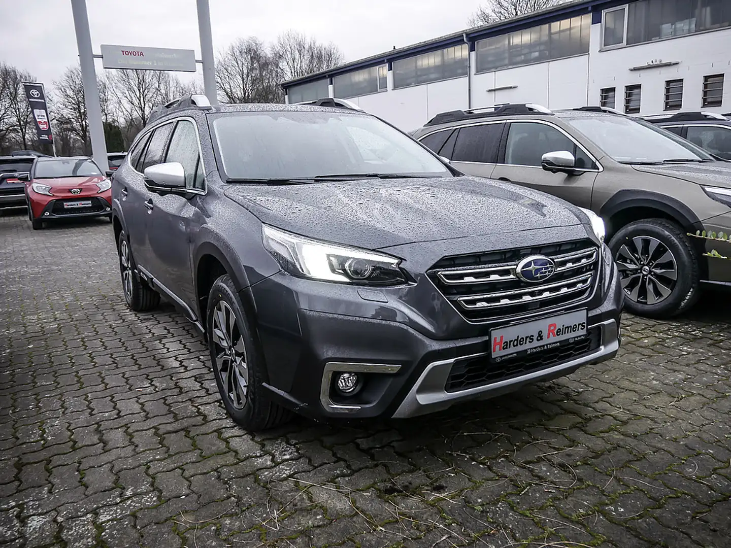 Subaru OUTBACK 2.5i Platinum 2025 LEDER NAVI ACC LED Šedá - 2