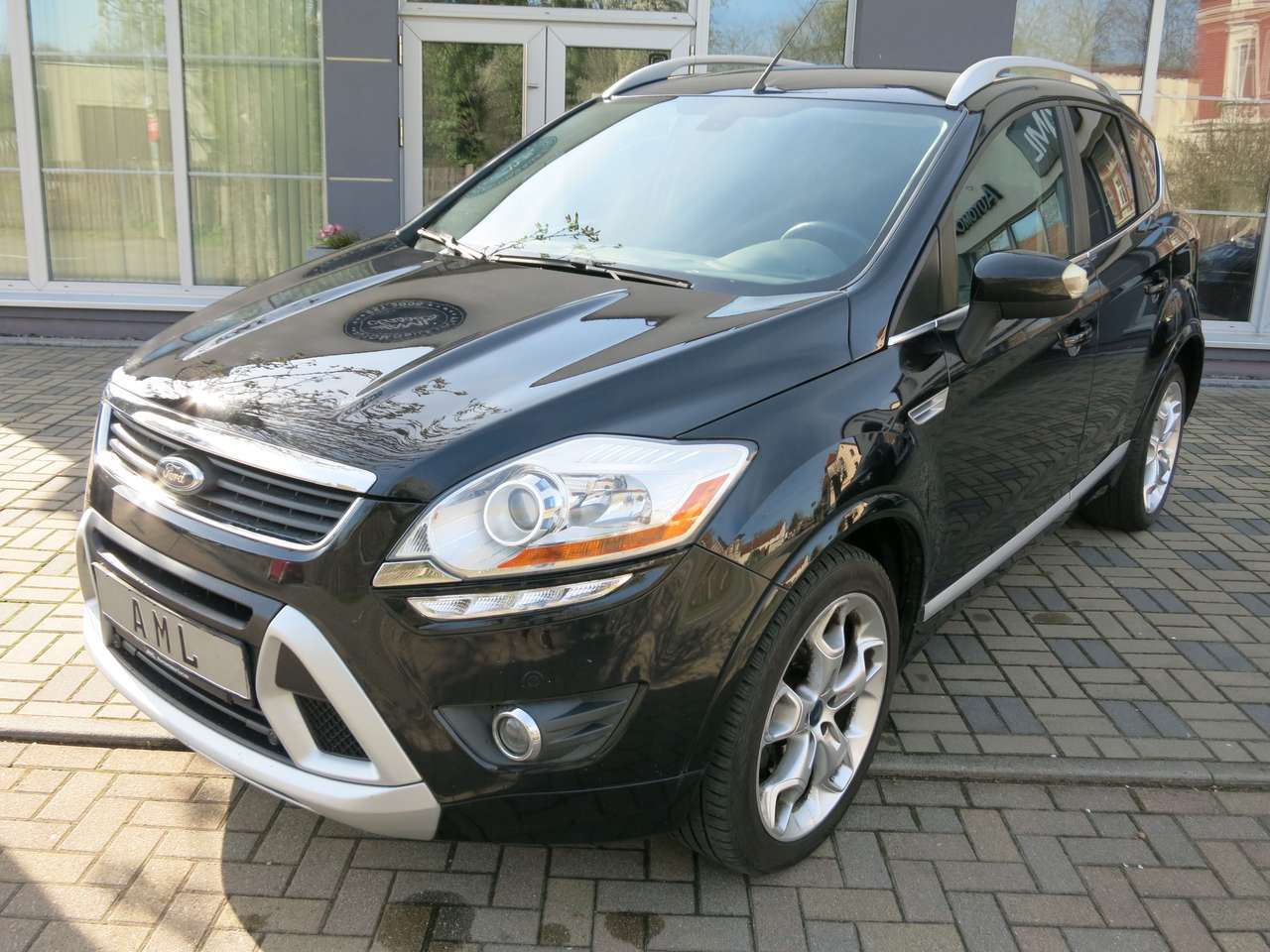 Ford Kuga Titanium 4x4 AHK BI-XENON Frontscheibe beheizbar