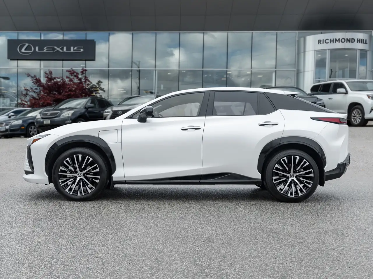 Lexus RZ снимка Lexus RZ