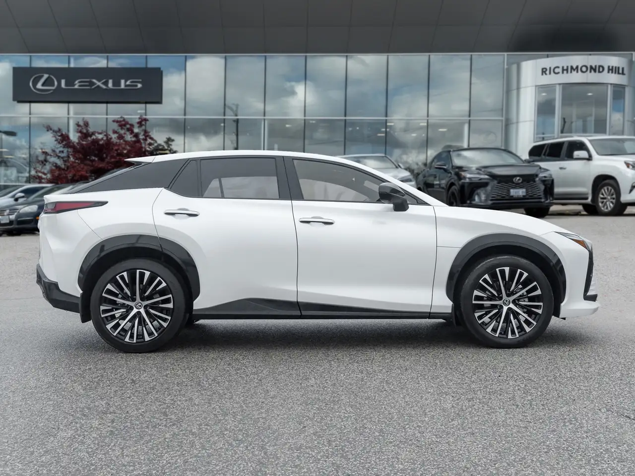 Lexus RZ снимка Lexus RZ