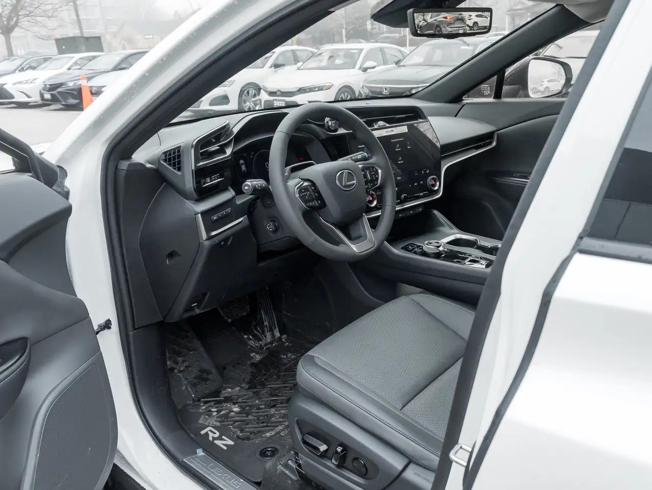 Lexus RZ снимка Lexus RZ