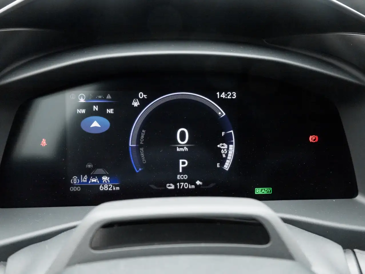 Lexus RZ снимка Lexus RZ