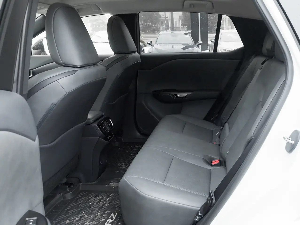 Lexus RZ снимка Lexus RZ