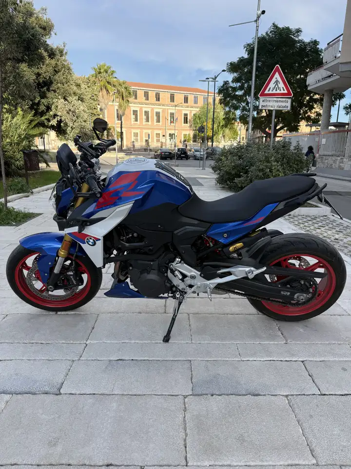 BMW F 900 R
