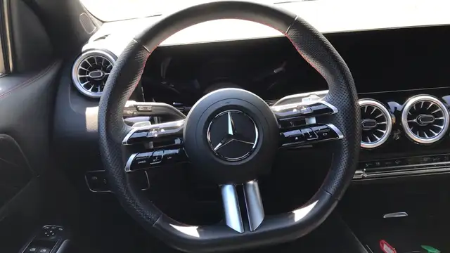 Mercedes-Benz Gla view 9