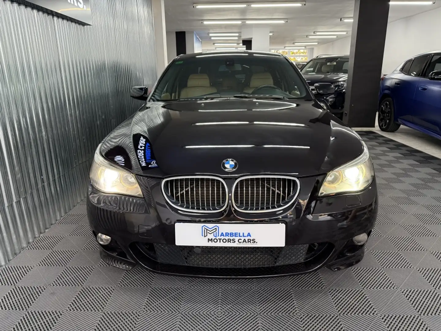 BMW 520 Berlina Automático de 4 Puertas Noir - 2