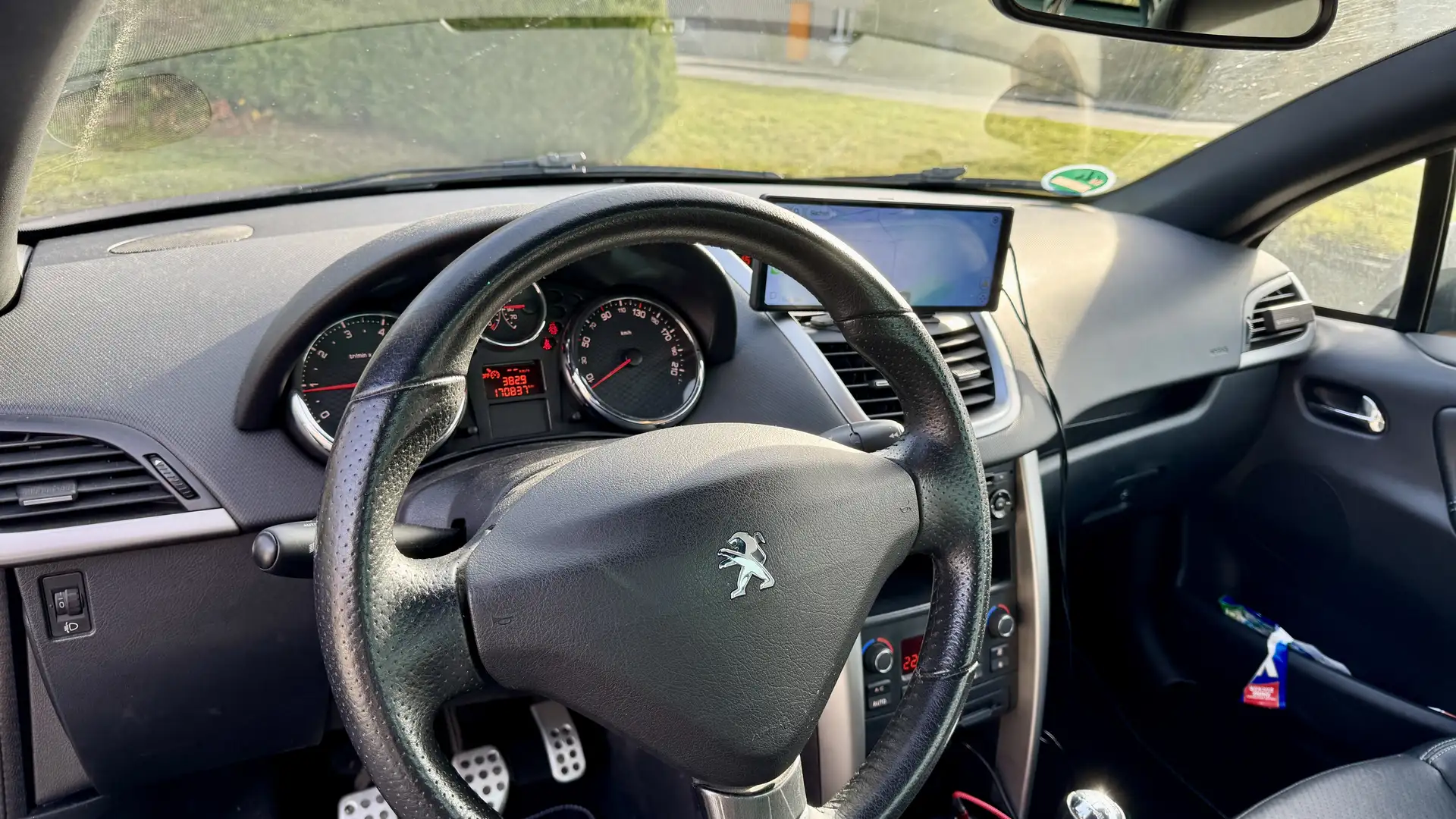 Peugeot 207 Allure Schwarz - 2