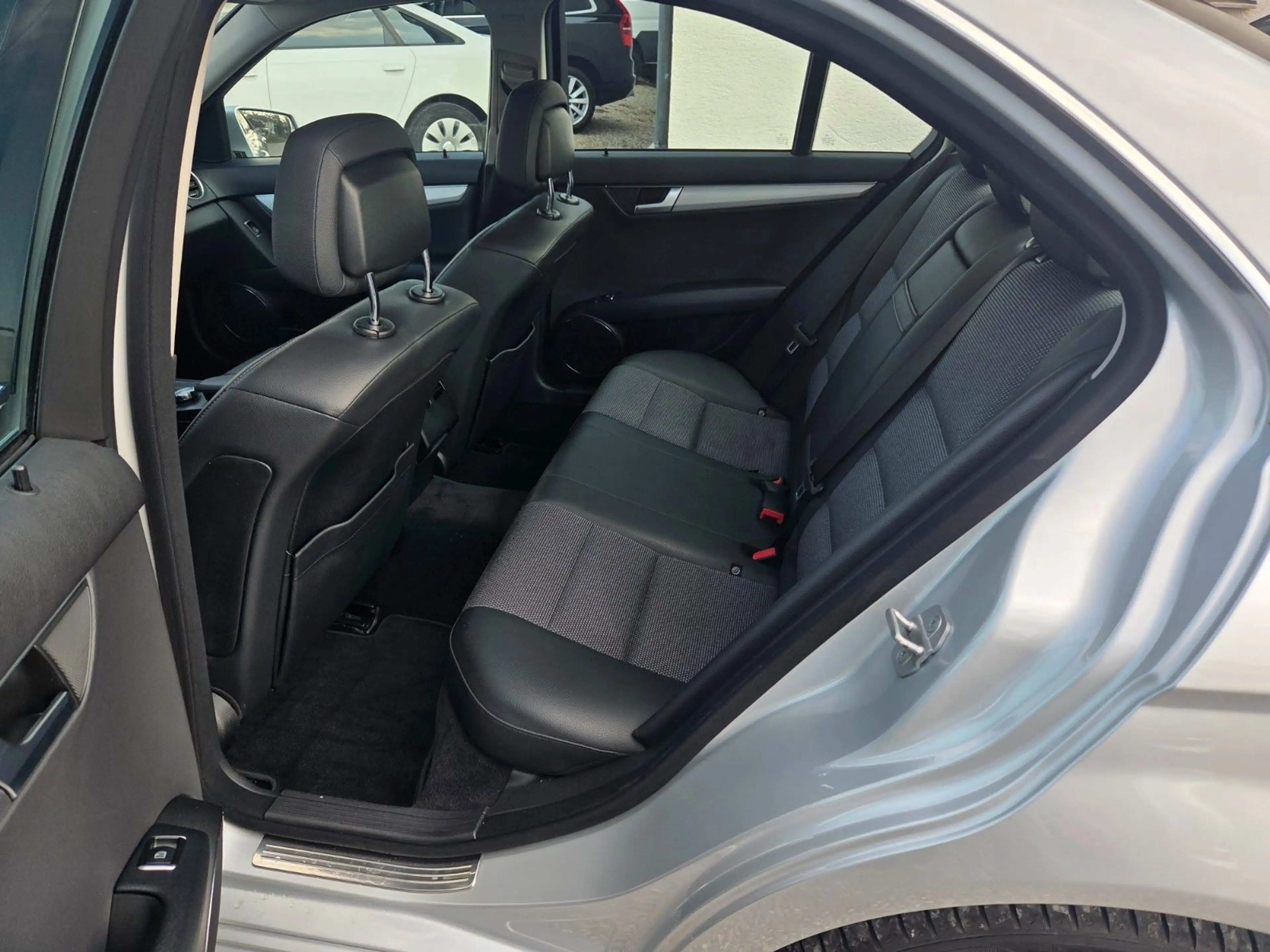 Mercedes-Benz C 200 CDI AVANTGARDE BlueEfficiency Autom.*Navi — photo 19