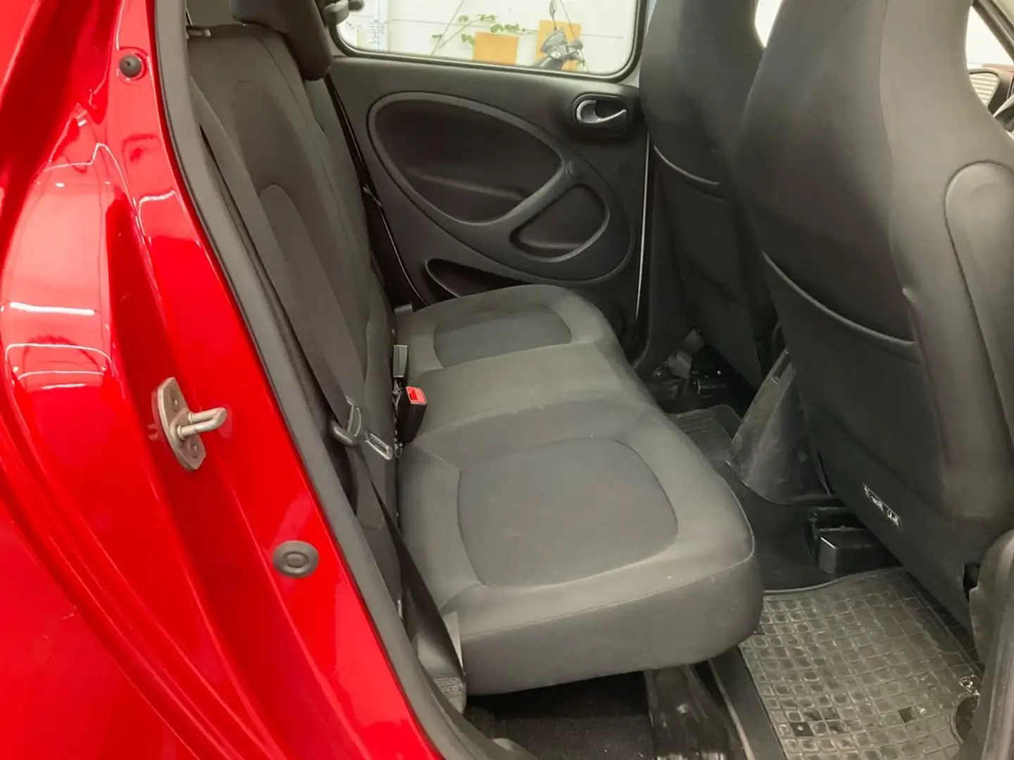 smart forFour 0.9 Turbo Basis passion Weiß - 2