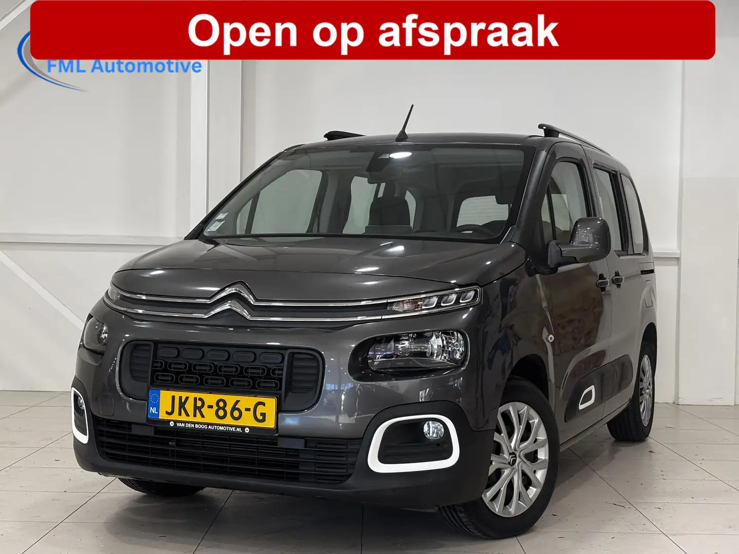 Citroen Berlingo 1.2 PureTech Feel | Navigatie | Trekhaak | Hoge in Gris - 1