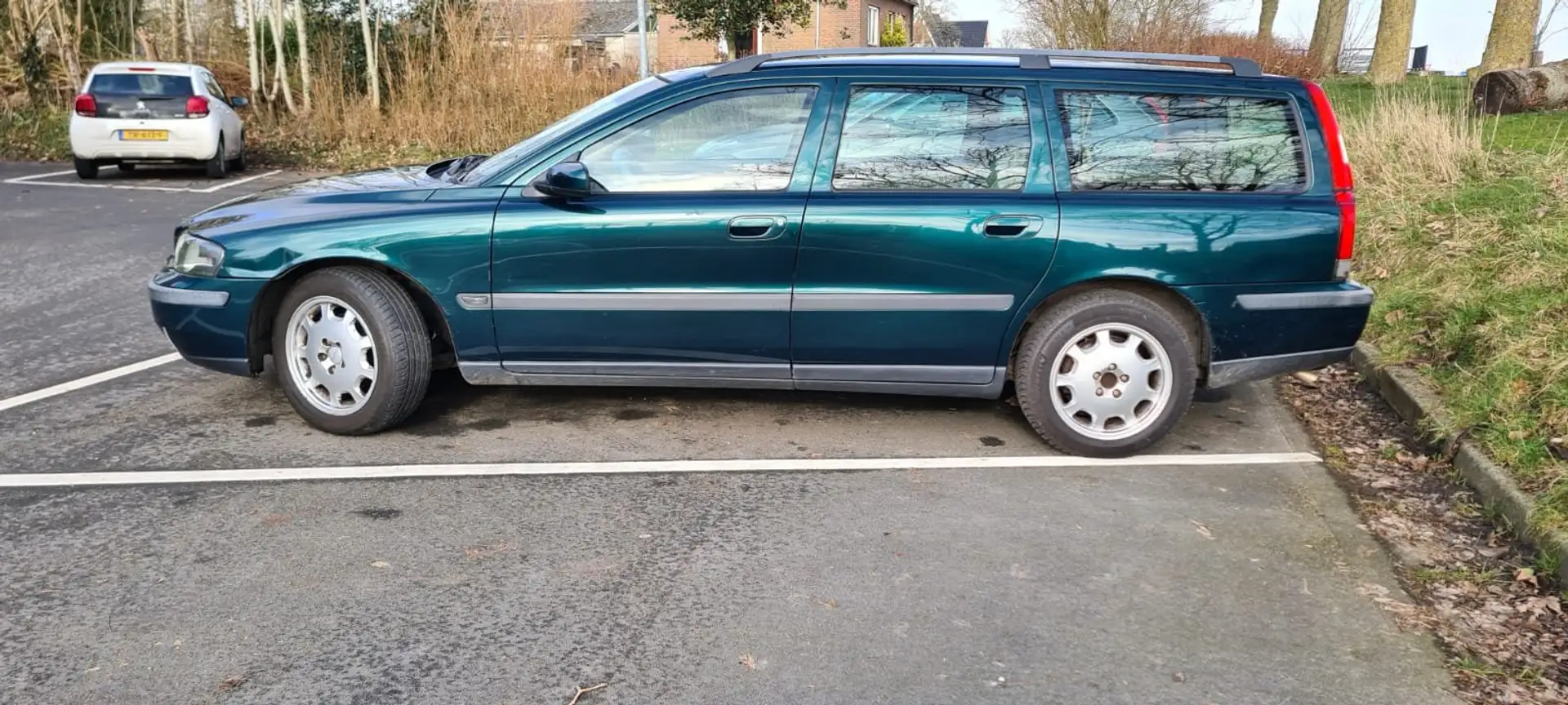 Volvo V70 V70 2.4 Edition II Zelená - 1