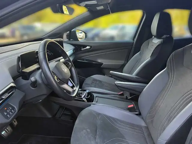 Volkswagen Id.5 view 9
