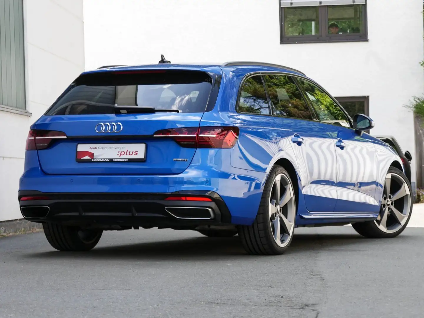 Audi A4 40 TDI S-Line quattro Matrix-LED Pano Blau - 2