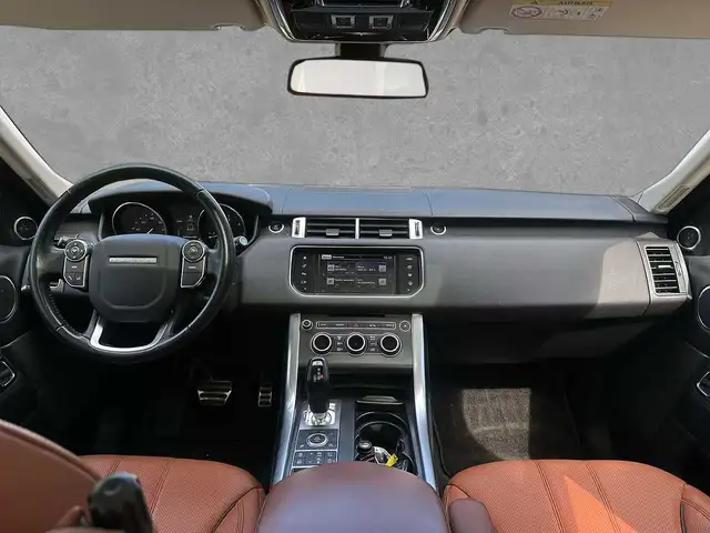 Land Rover Range Rover Sport view 4