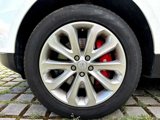 Land Rover Range Rover Sport view 9