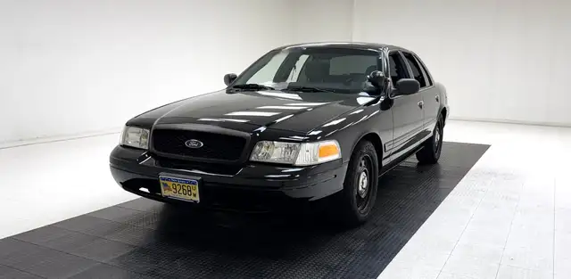 Ford Crown P71 Police Interceptor Sedan