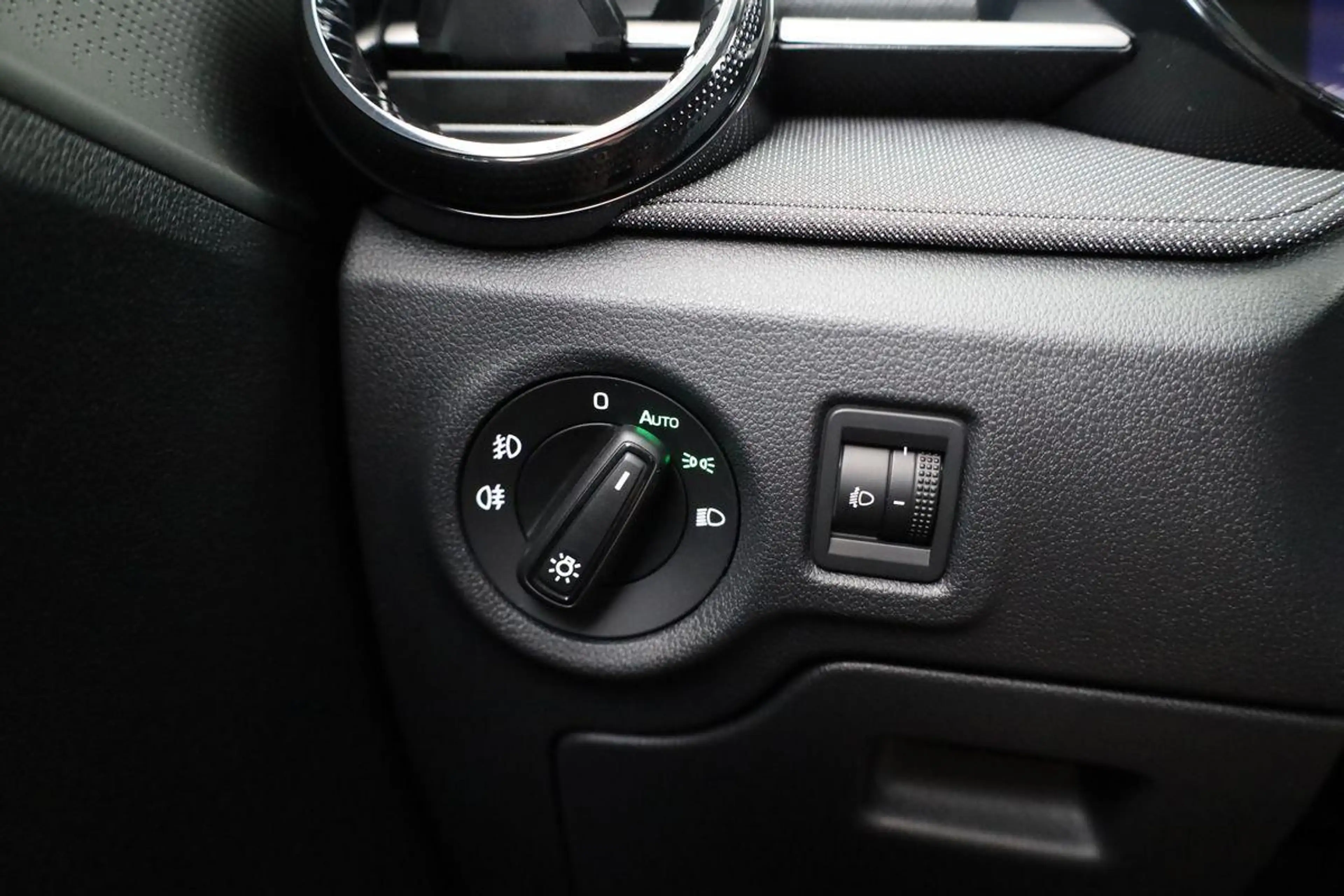 Skoda Fabia Selection 1.0 TSI Selection, Tempomat, Ladebode... — photo 8