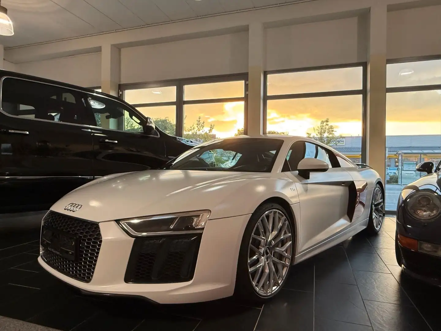 Audi R8 5.2 FSI quattro plus °Le Mans 24 h° Weiß - 1
