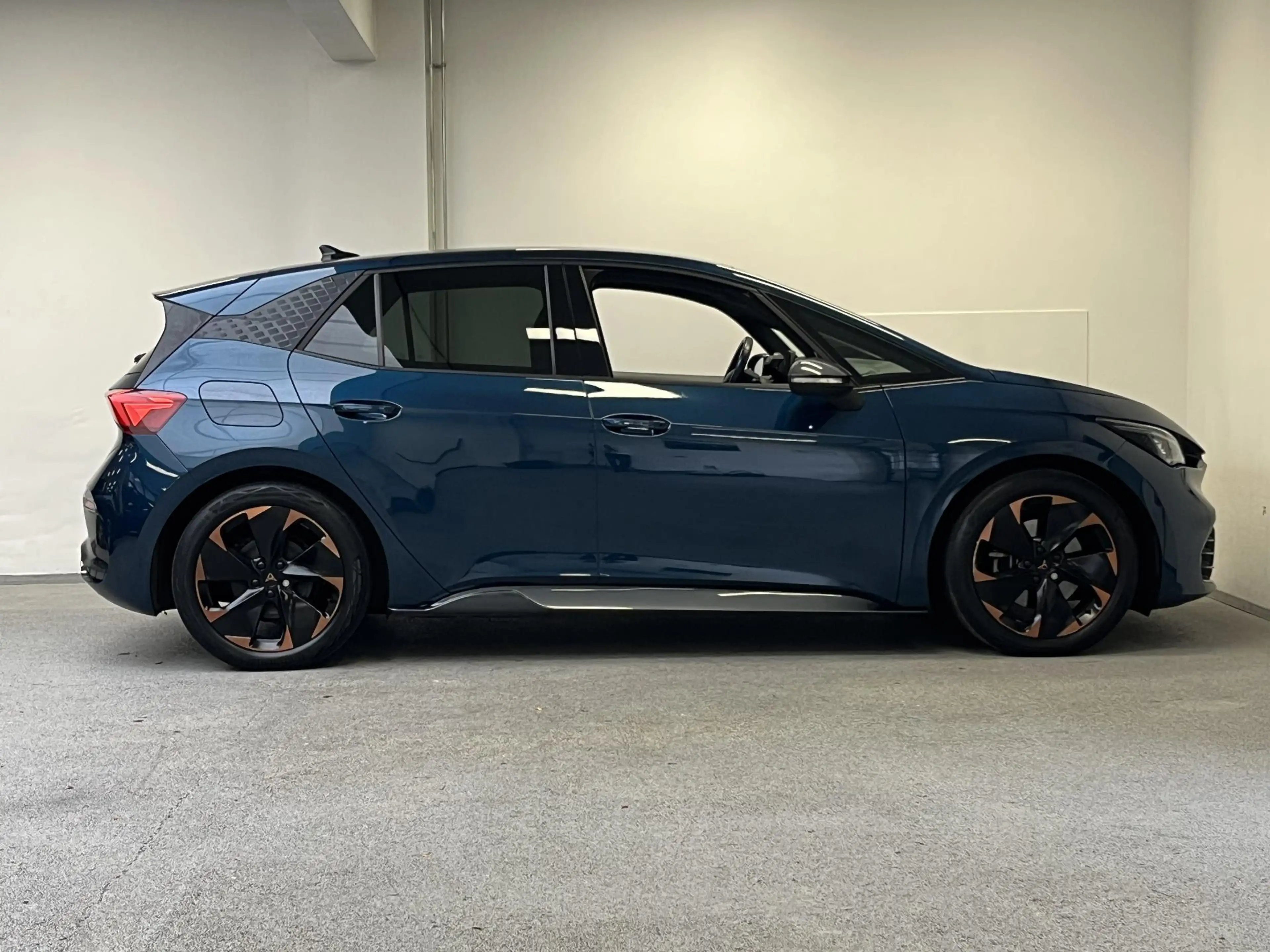 CUPRA Born Performance One 62 kWh | 92% SOH | — photo 8
