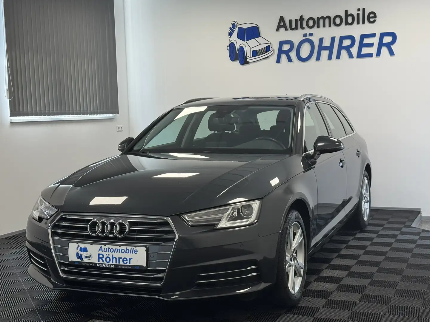 Audi A4 Avant 2.0 TDI Sport MMI Sitzheizung Grau - 1