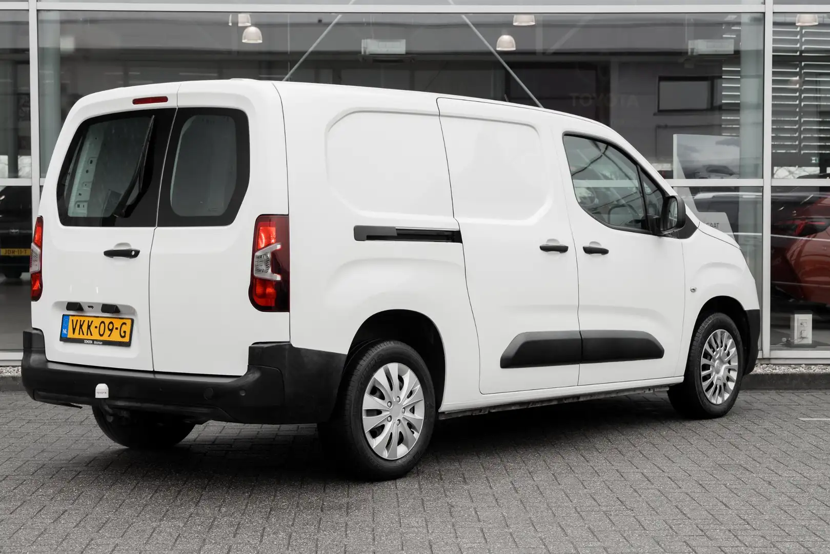 Toyota Proace City 1.5 D-4D Navigator Long Blanc - 2