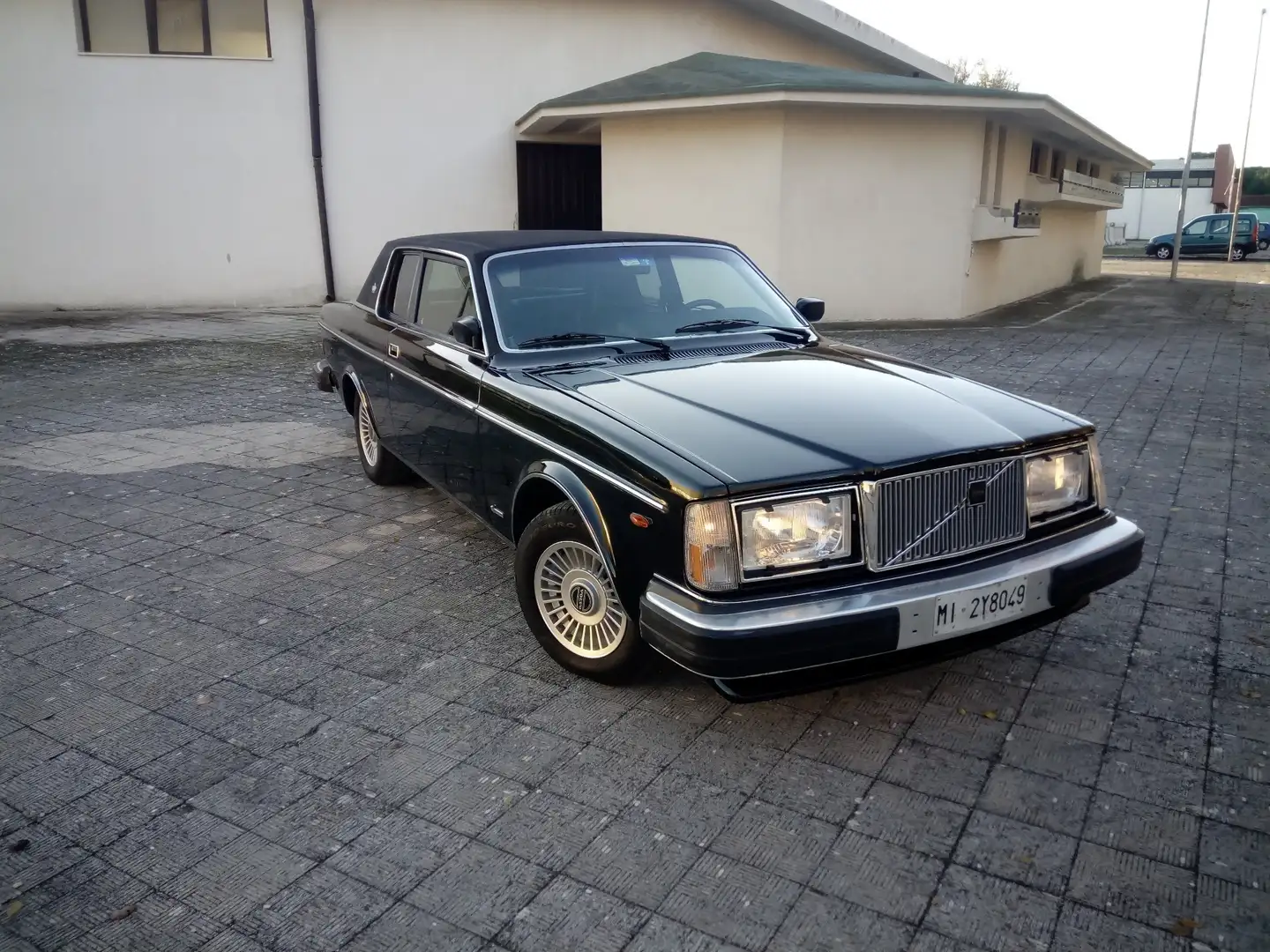 Volvo 262 Чорний - 1