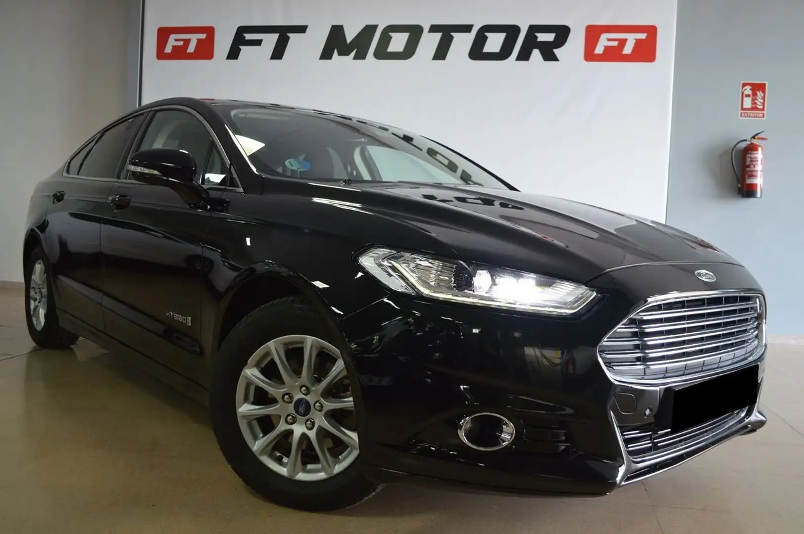 Ford Mondeo Sportbreak 2.0 HEV Titanium Schwarz - 1