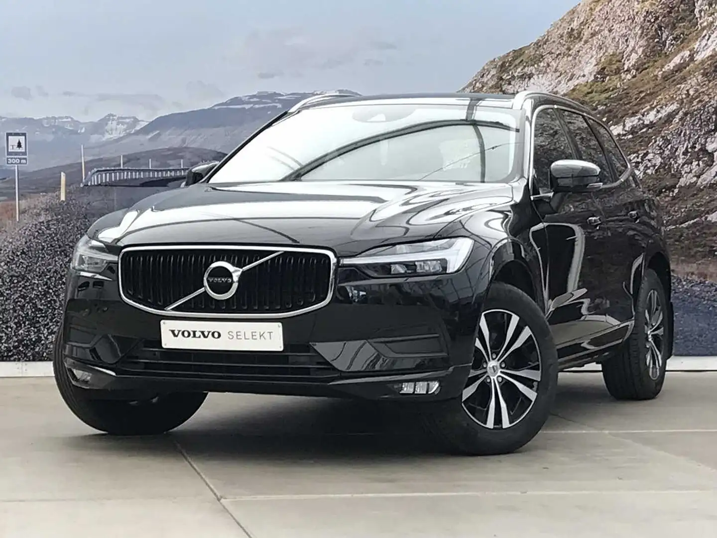 Volvo XC60 B4 AWD MOMENTUM PRO Noir - 1