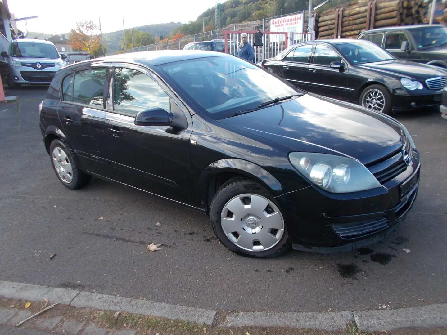 Opel Astra Astra Fließheck 5-Türer 1.8 Automatik Klma Rot - 1