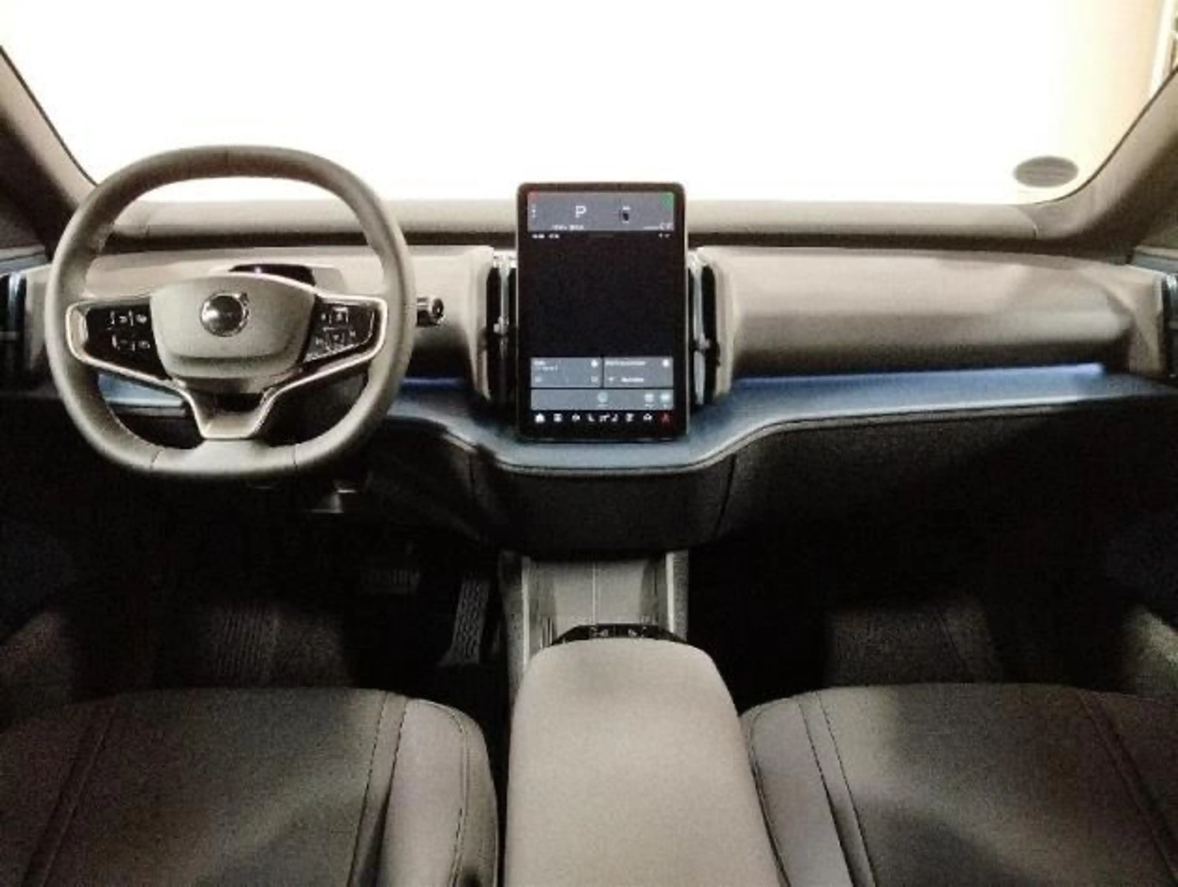 Volvo EX30 Plus Black Edition Pure Electric Extended R — photo 6