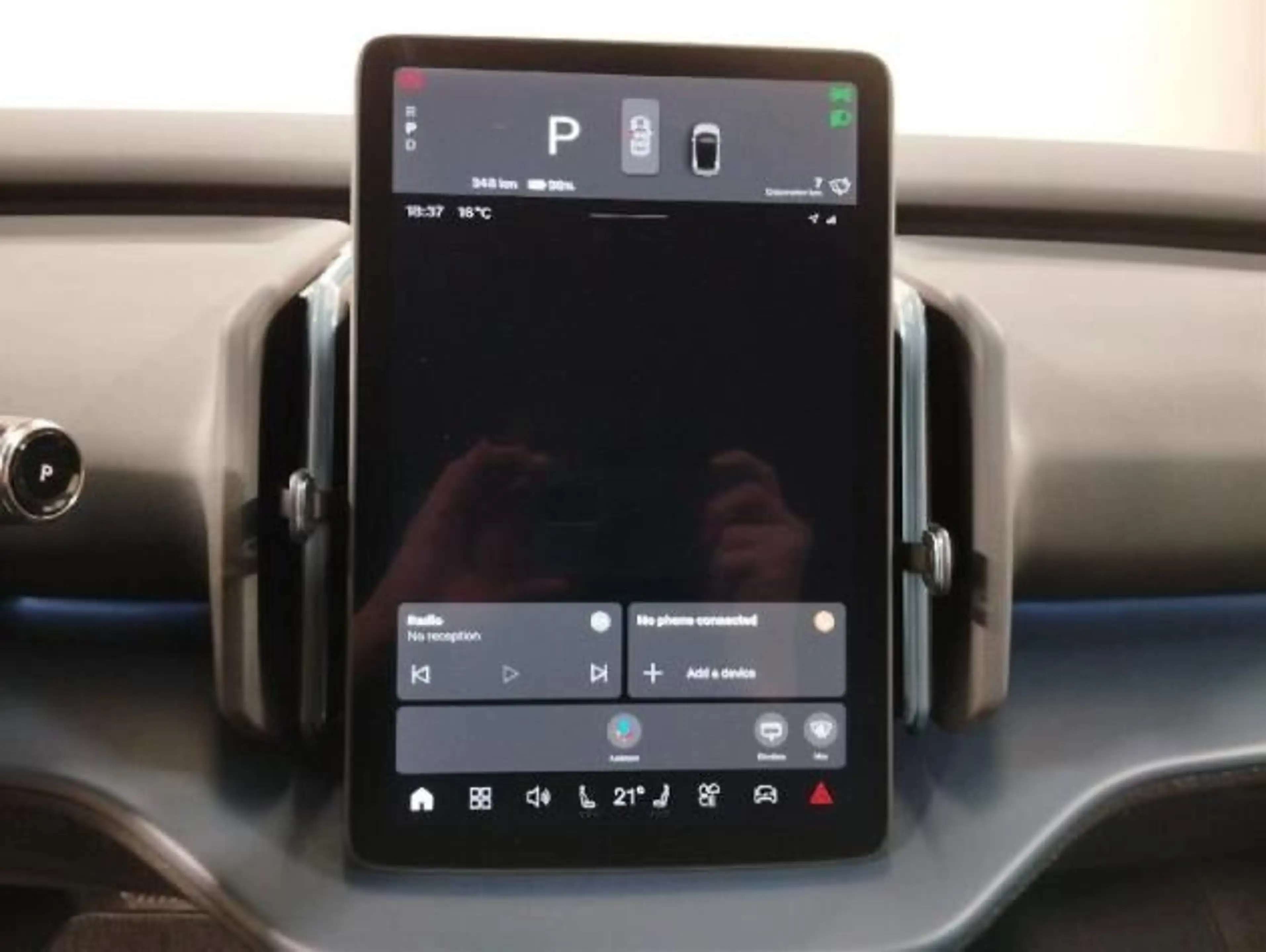 Volvo EX30 Plus Black Edition Pure Electric Extended R — photo 11