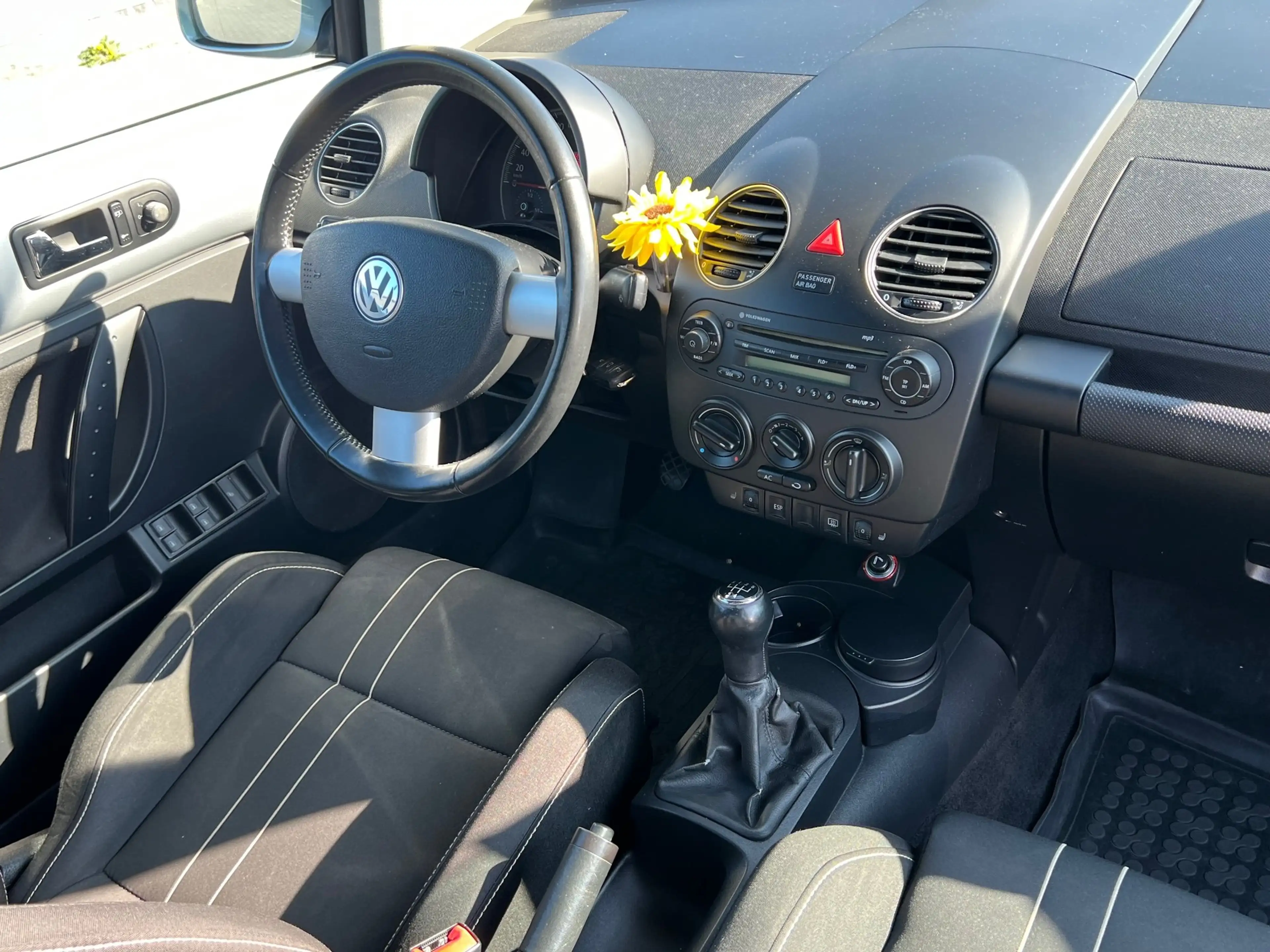 Volkswagen New Beetle New Beetle Cabriolet 1.9 TDI/SHZ/Temp/Eu4/PDC/ZV — photo 14