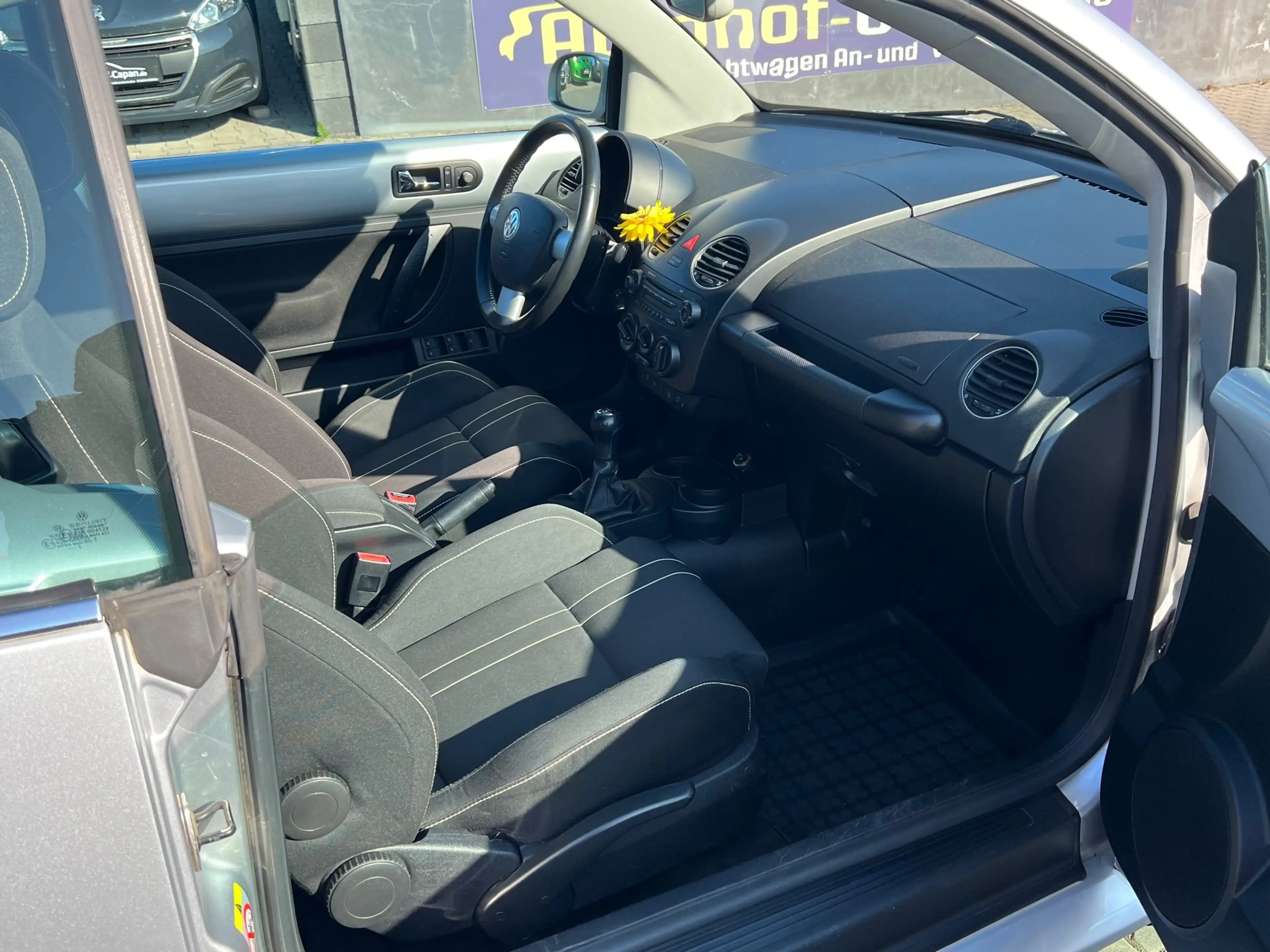 Volkswagen New Beetle New Beetle Cabriolet 1.9 TDI/SHZ/Temp/Eu4/PDC/ZV — photo 13