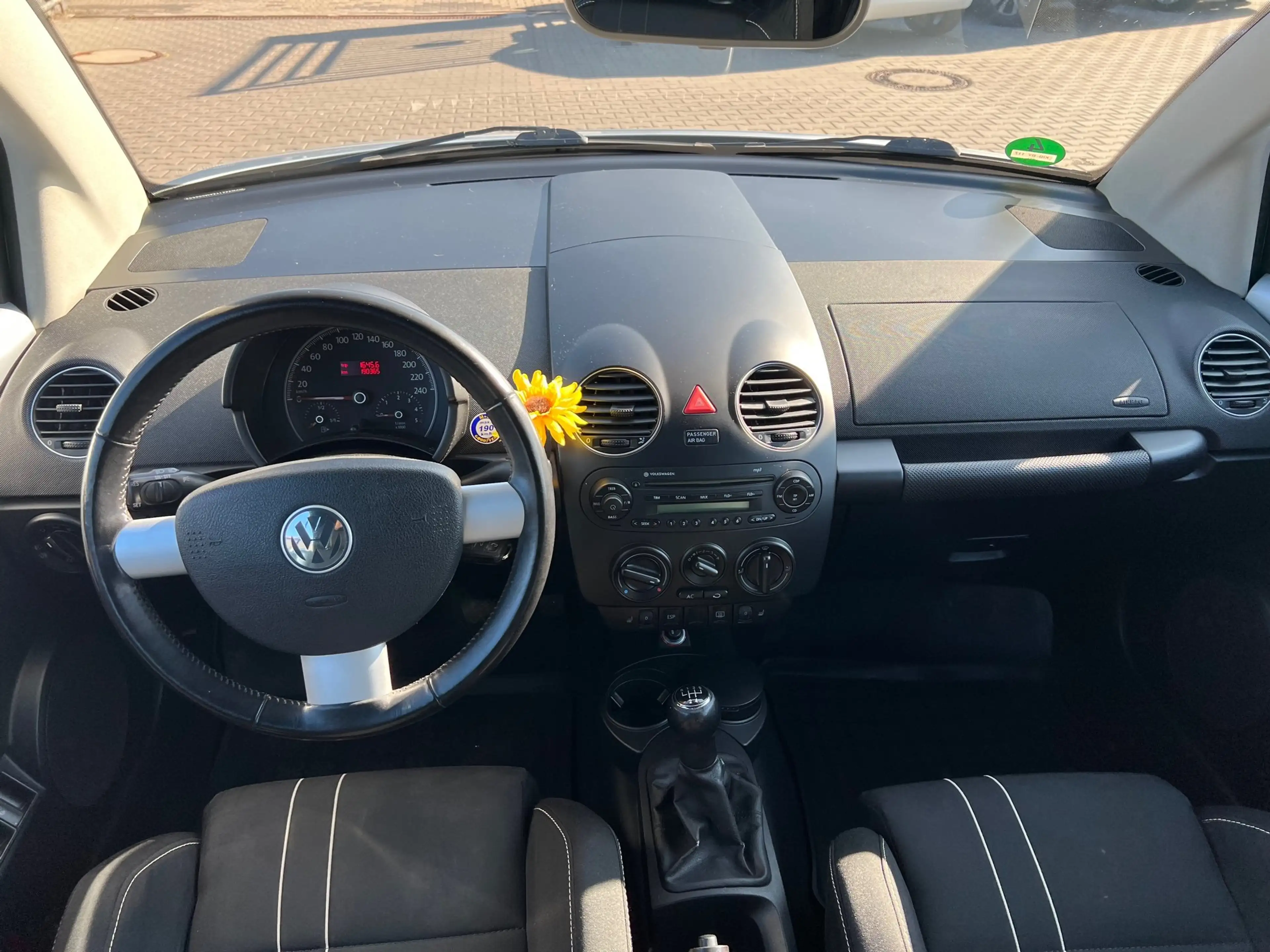 Volkswagen New Beetle New Beetle Cabriolet 1.9 TDI/SHZ/Temp/Eu4/PDC/ZV — photo 12