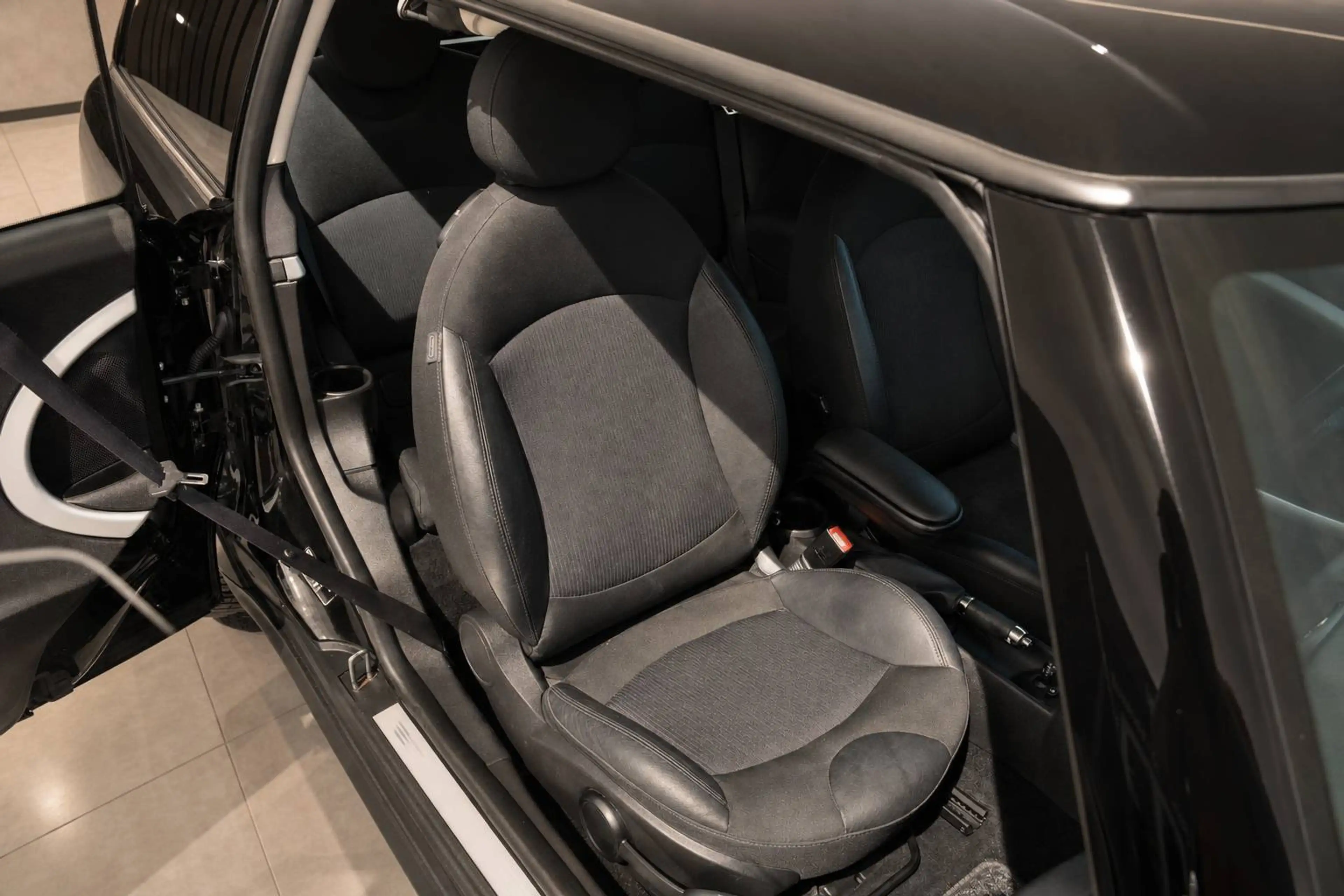 MINI Cooper Clubman Clubman *PANO*LEDER*NAVI*ALU*PDC*SHZG* — photo 14