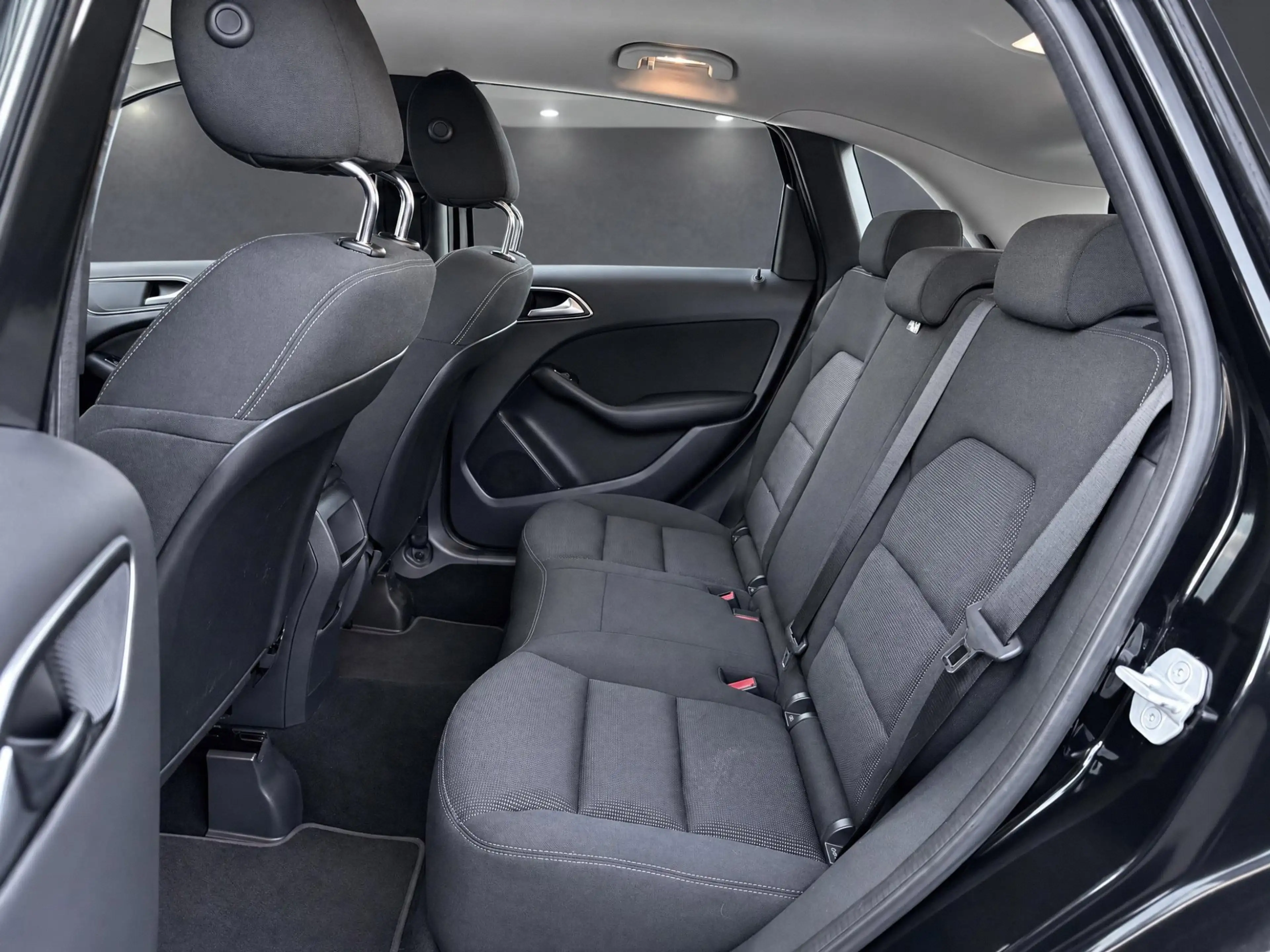 Mercedes-Benz B 180 Ambition Automaat met Airco !!! Navigatie !!! Crui — photo 13