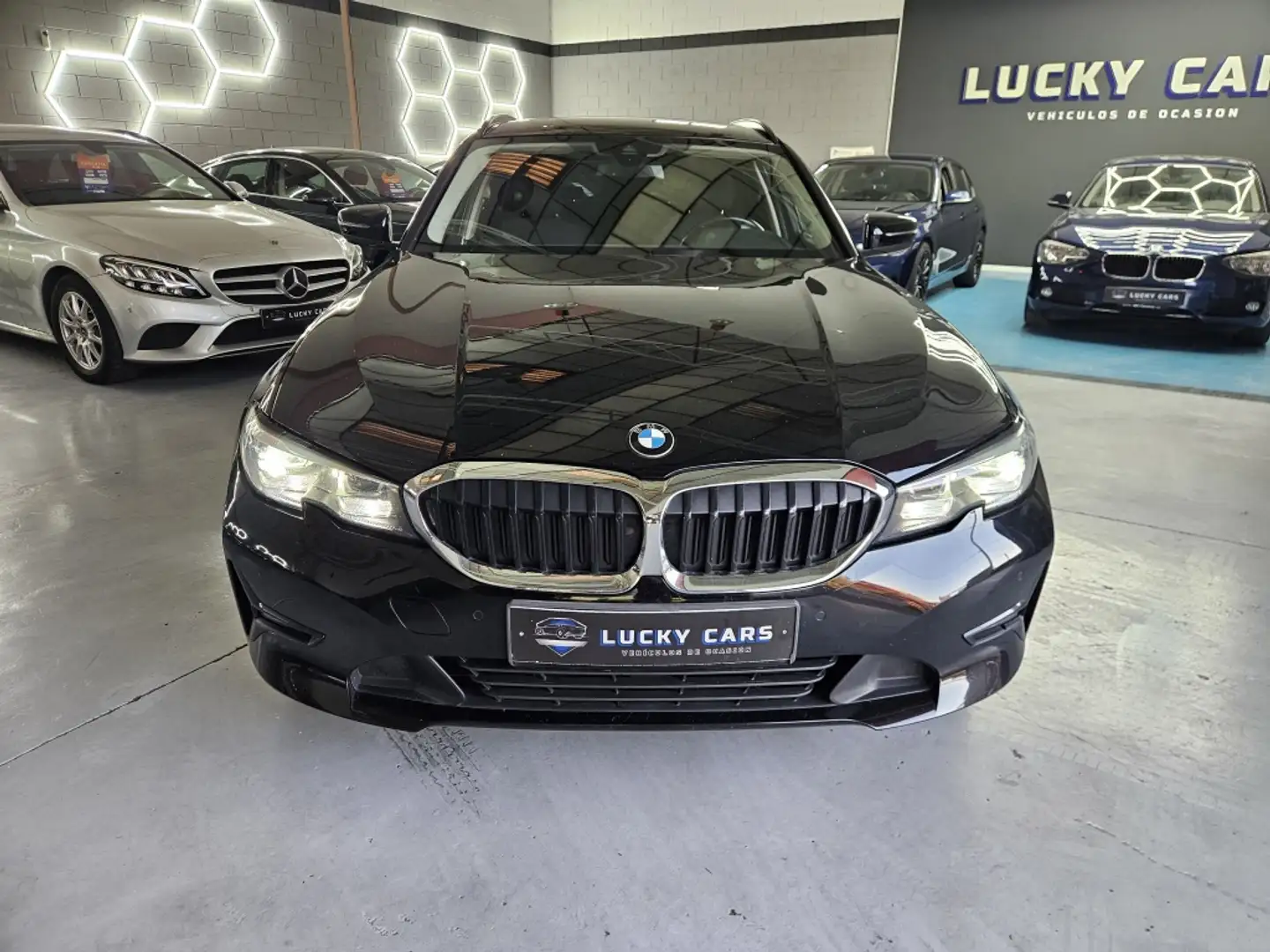 BMW 318 318dA Touring Noir - 1