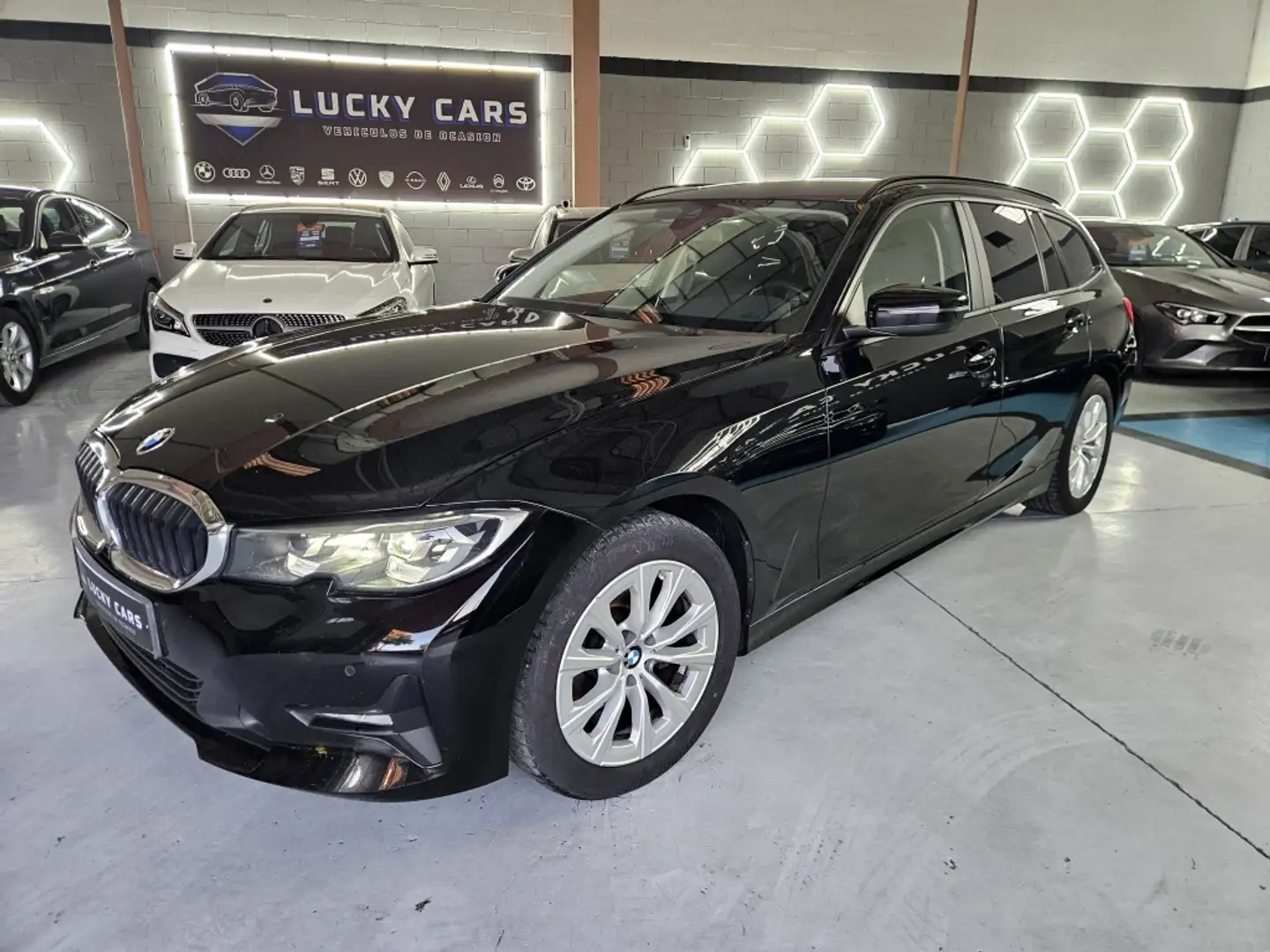 BMW 318 318dA Touring Noir - 2