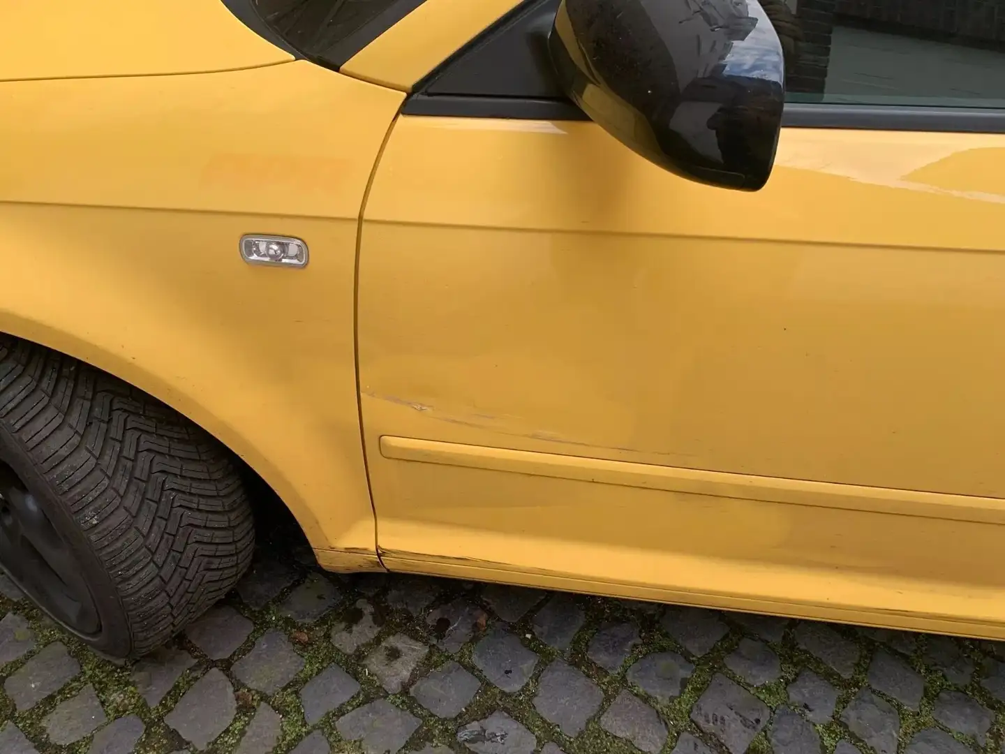 Audi A3 A3 1.8 T AutomatikAmbiente Gelb - 2