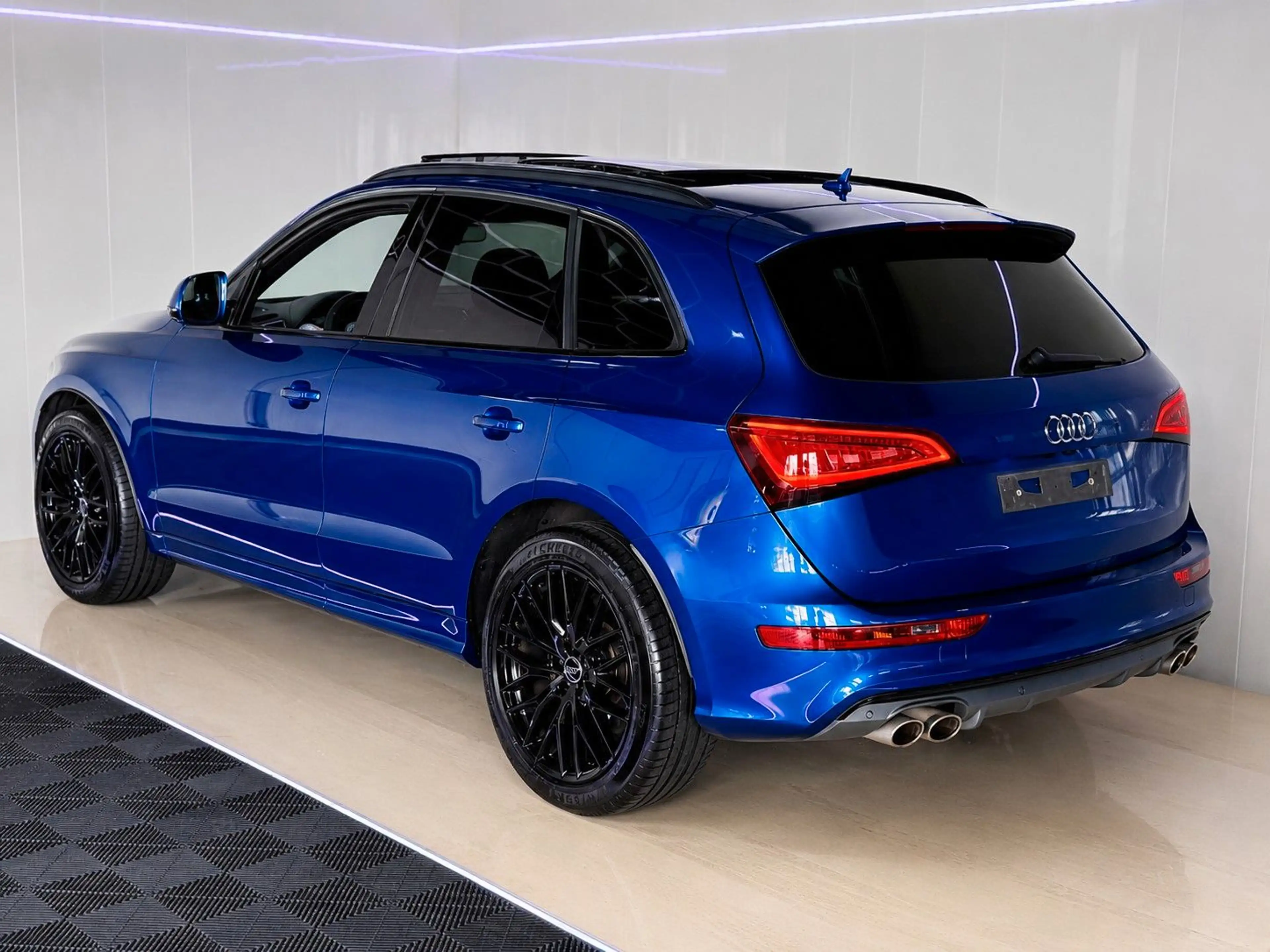 Audi SQ5 COMPETITION QUATTRO B&O/PANO/AHK/20* — photo 3