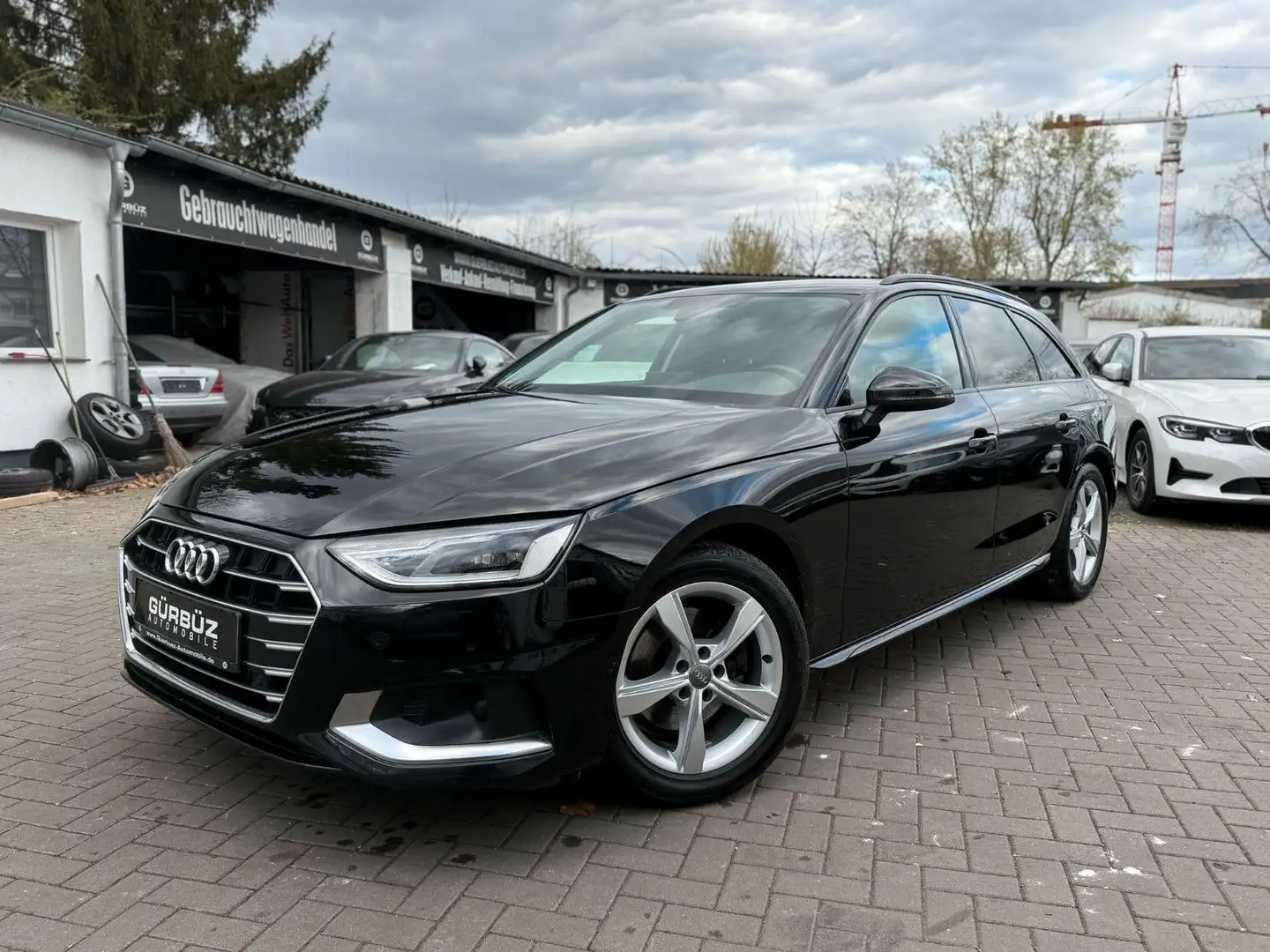 Audi A4 Avant 35 TDI 2,0 TDI advanced Aut. crna - 1