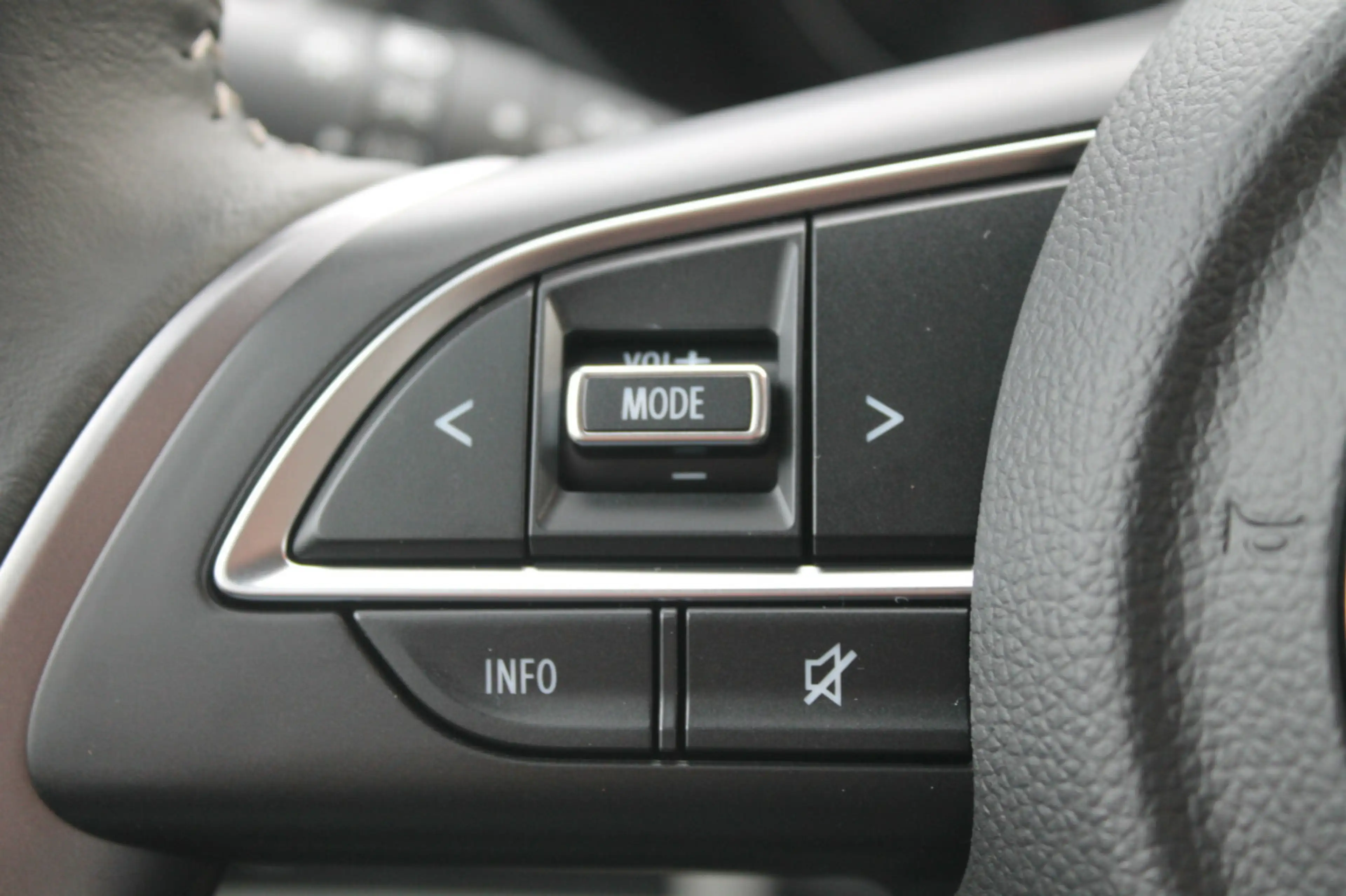 Suzuki Swift 1.2 Comfort Hybrid — photo 7