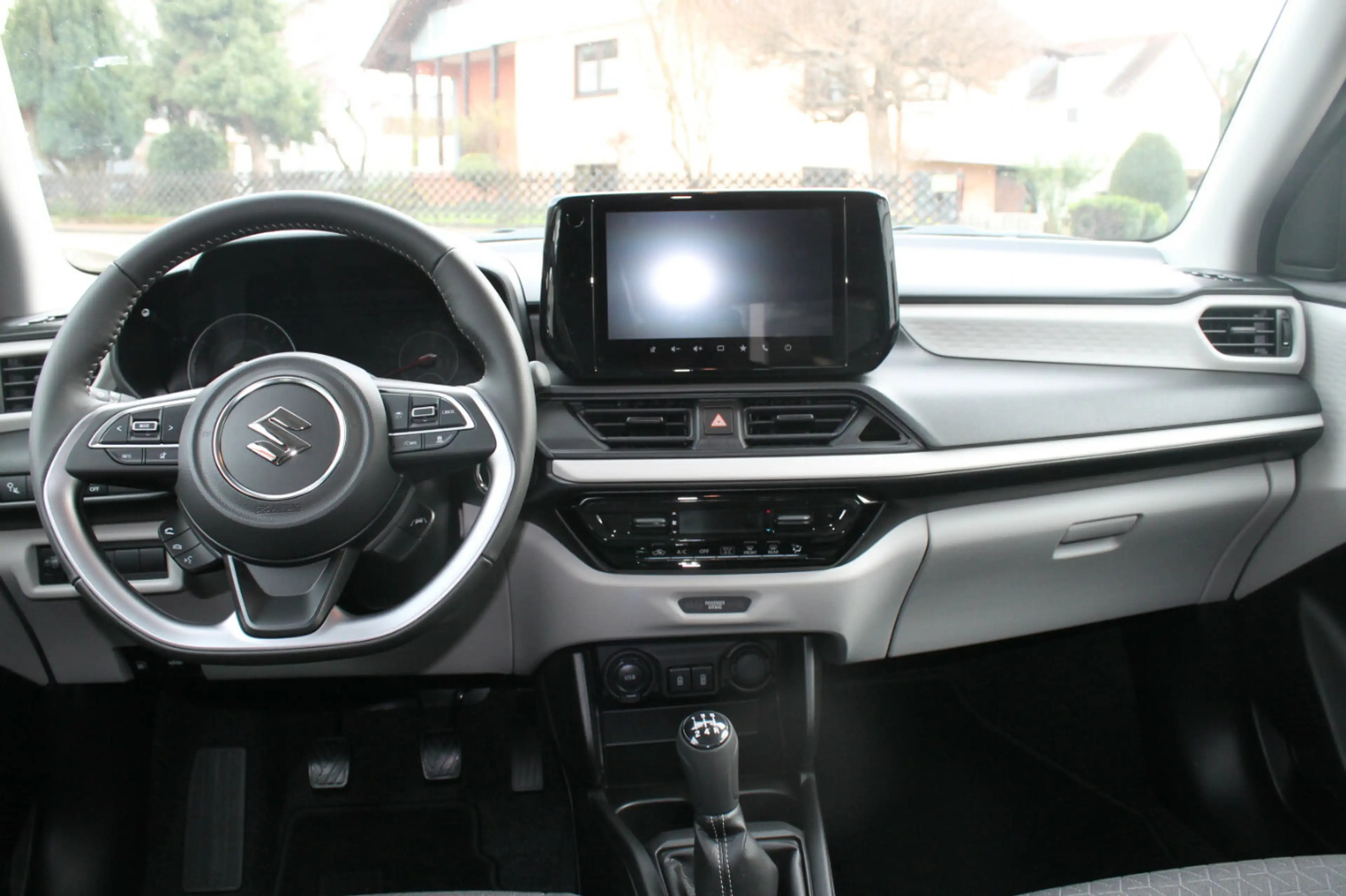 Suzuki Swift 1.2 Comfort Hybrid — photo 5