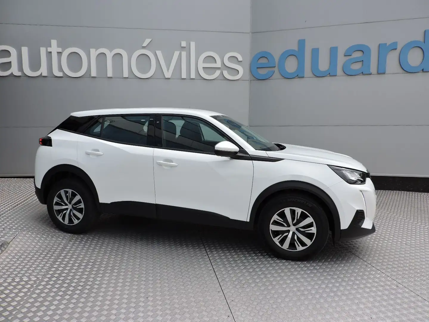 Peugeot 2008 1.2 PureTech S&S Active 100 Weiß - 1
