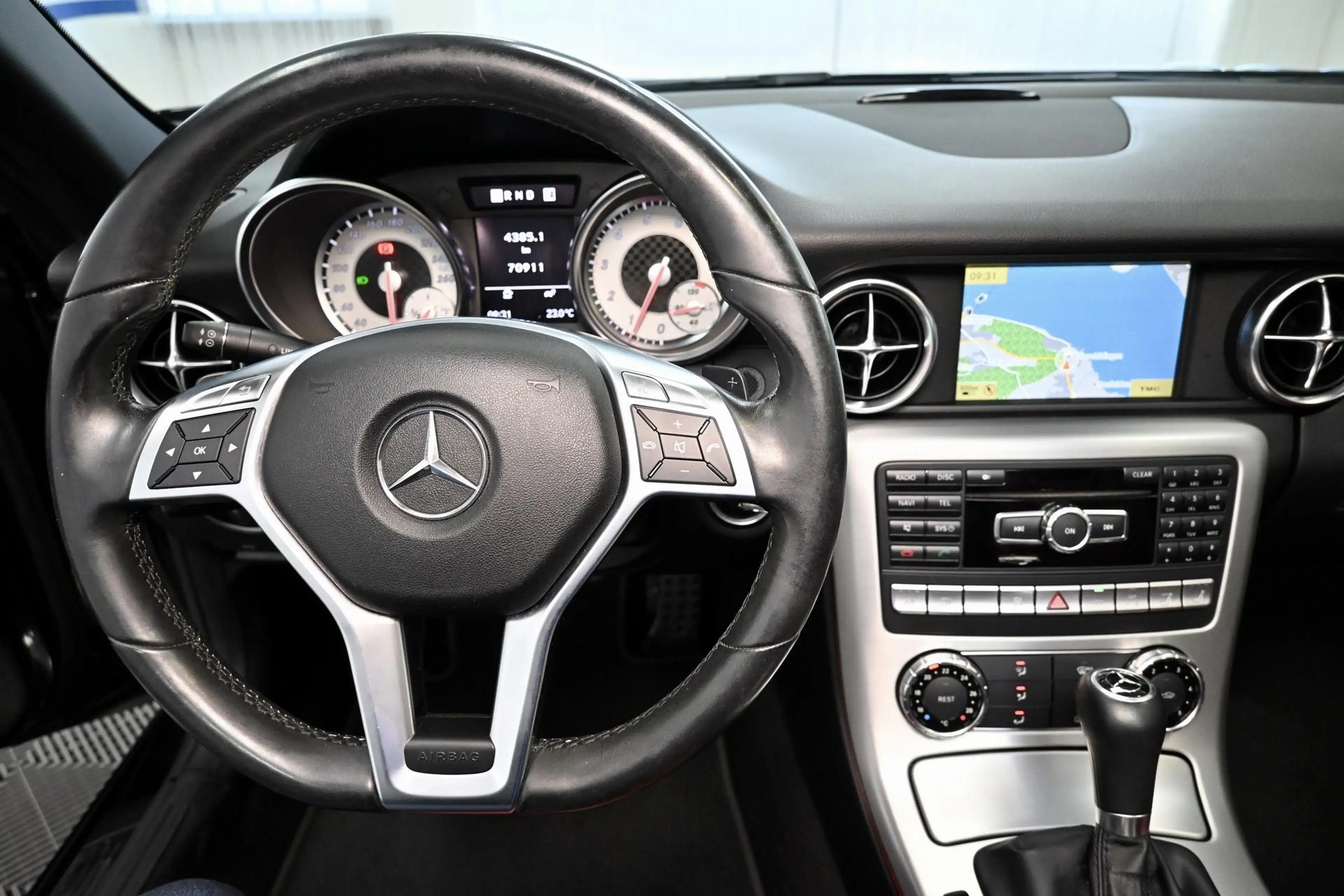 Mercedes-Benz SLK 200 SLK 200 *Soundsystem + IntelligentLightSystem* — photo 6